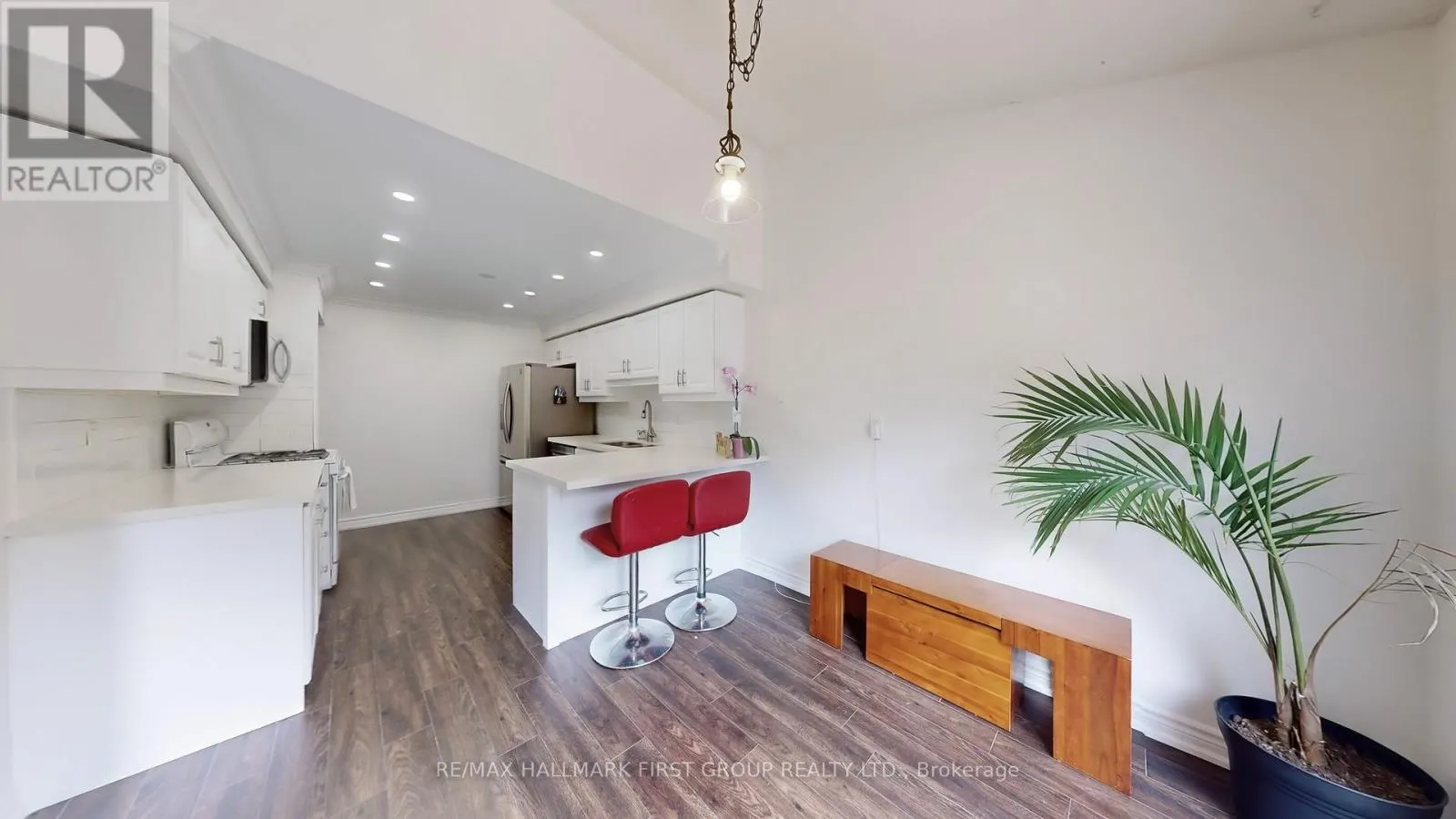 54 DAVIES CRESCENT