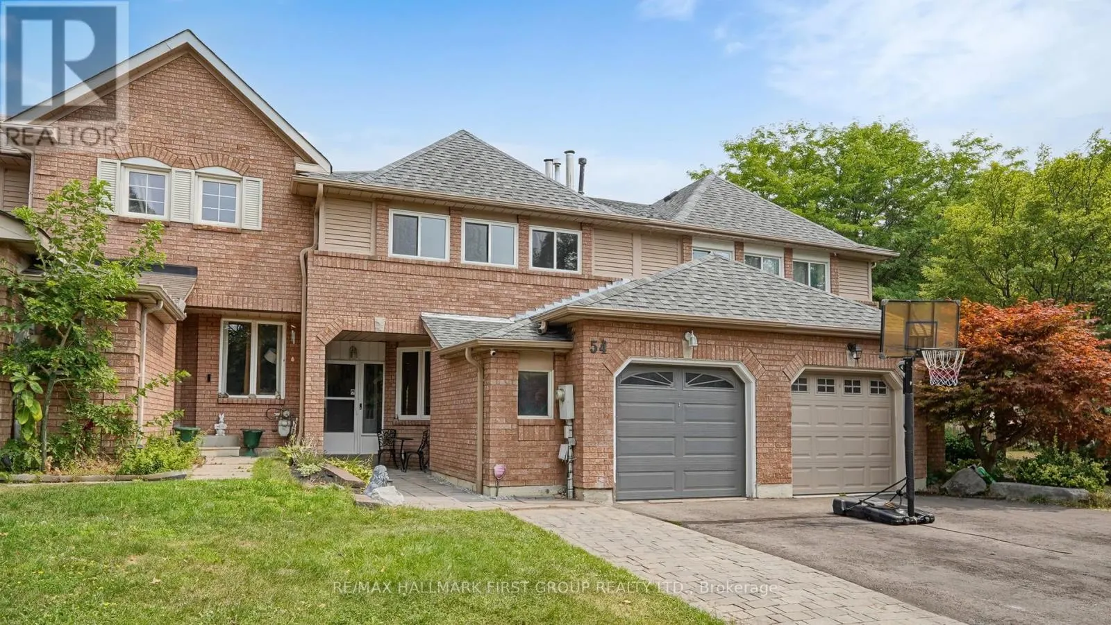 54 DAVIES CRESCENT