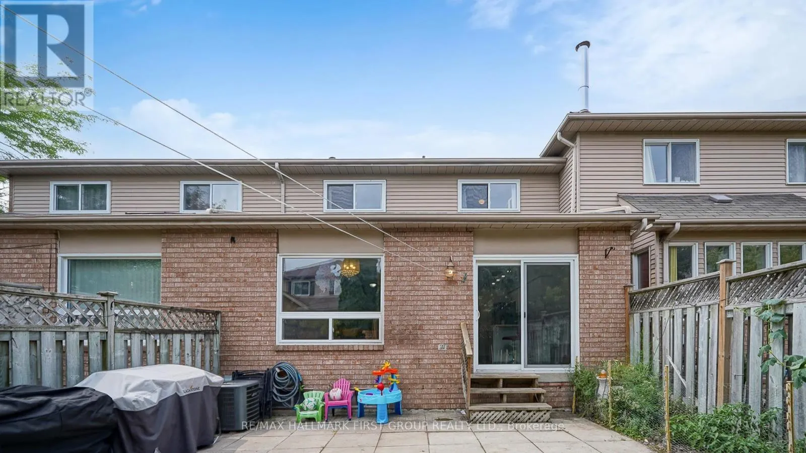 54 DAVIES CRESCENT