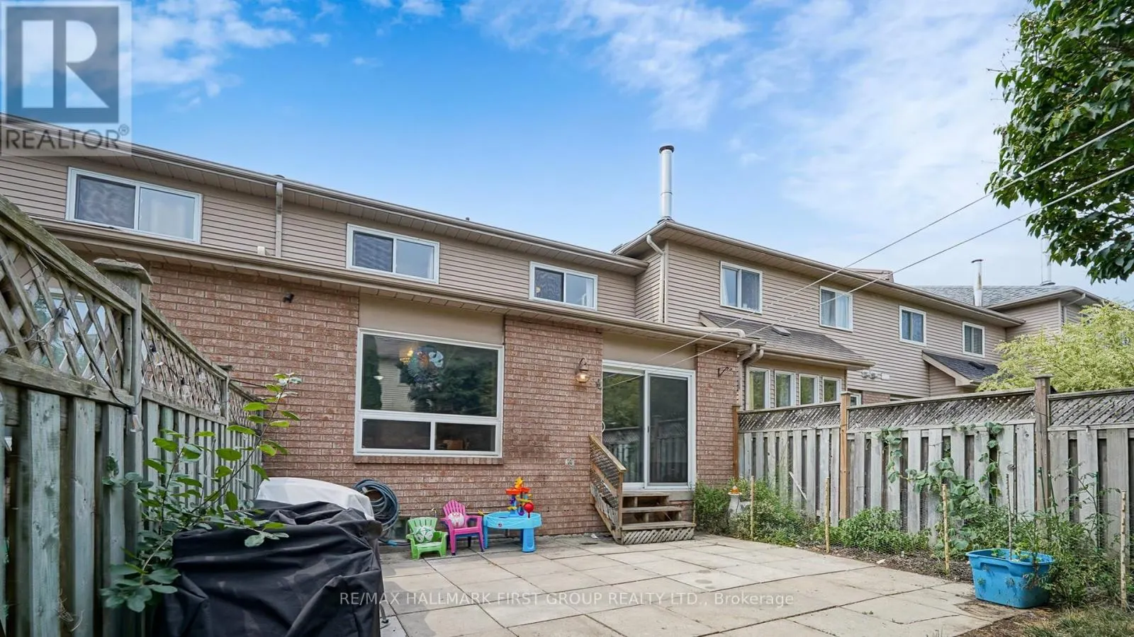 54 DAVIES CRESCENT