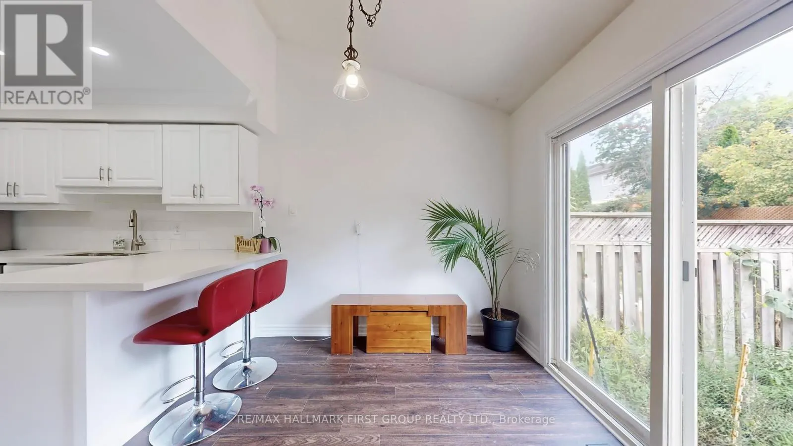 54 DAVIES CRESCENT