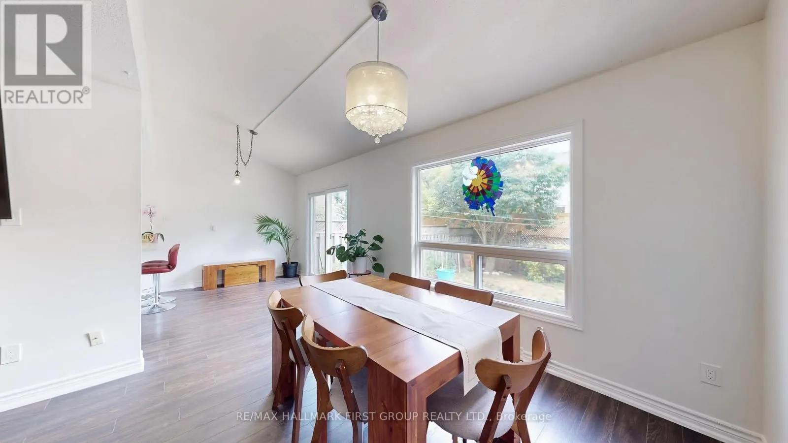 54 DAVIES CRESCENT