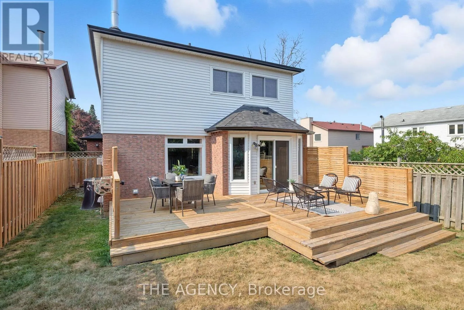 1541 BENTLEY LANE