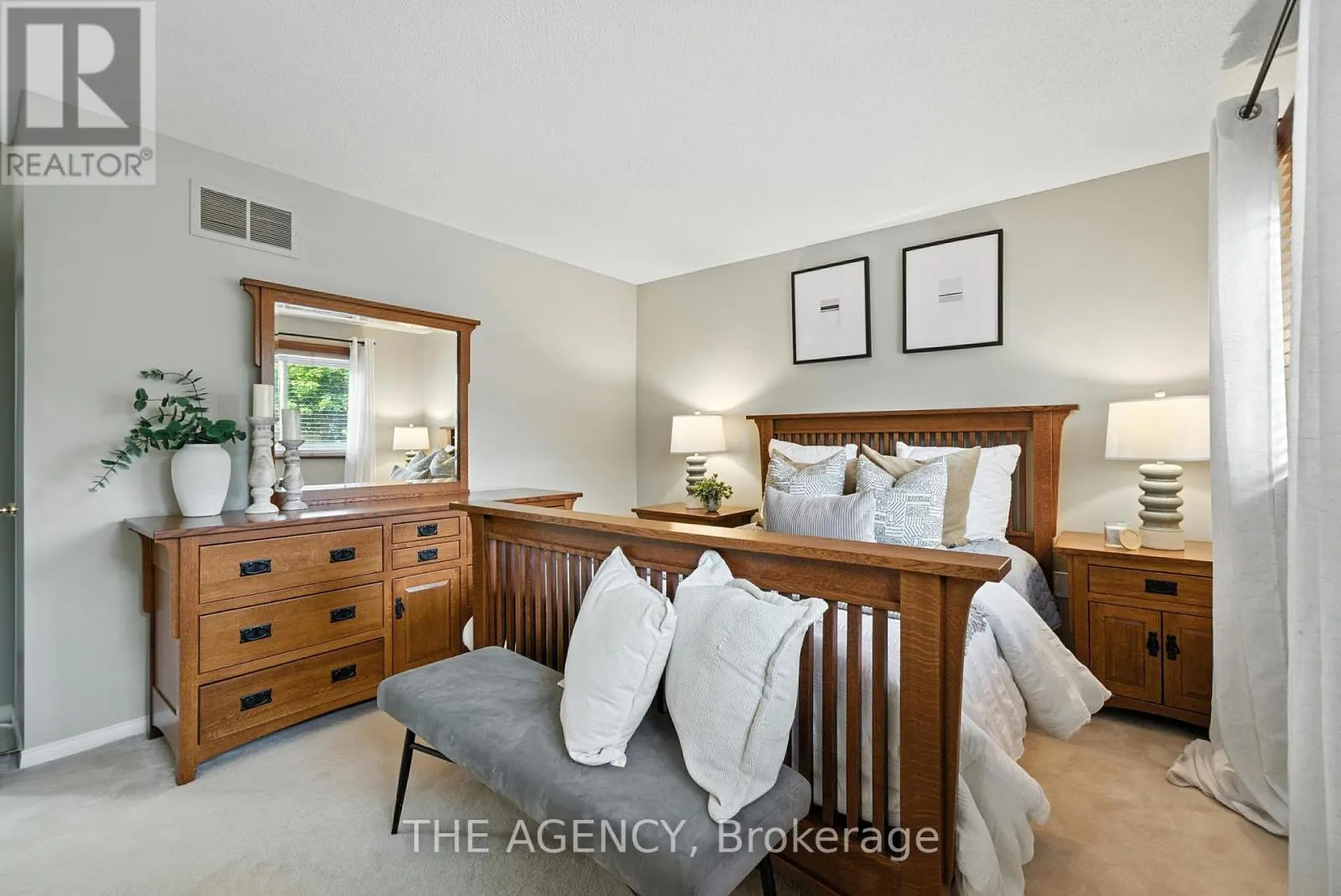 1541 BENTLEY LANE