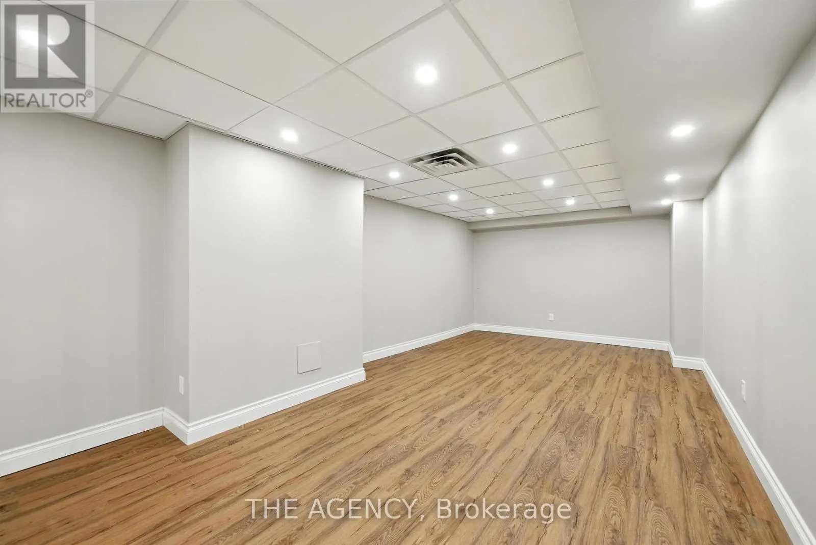 1541 BENTLEY LANE
