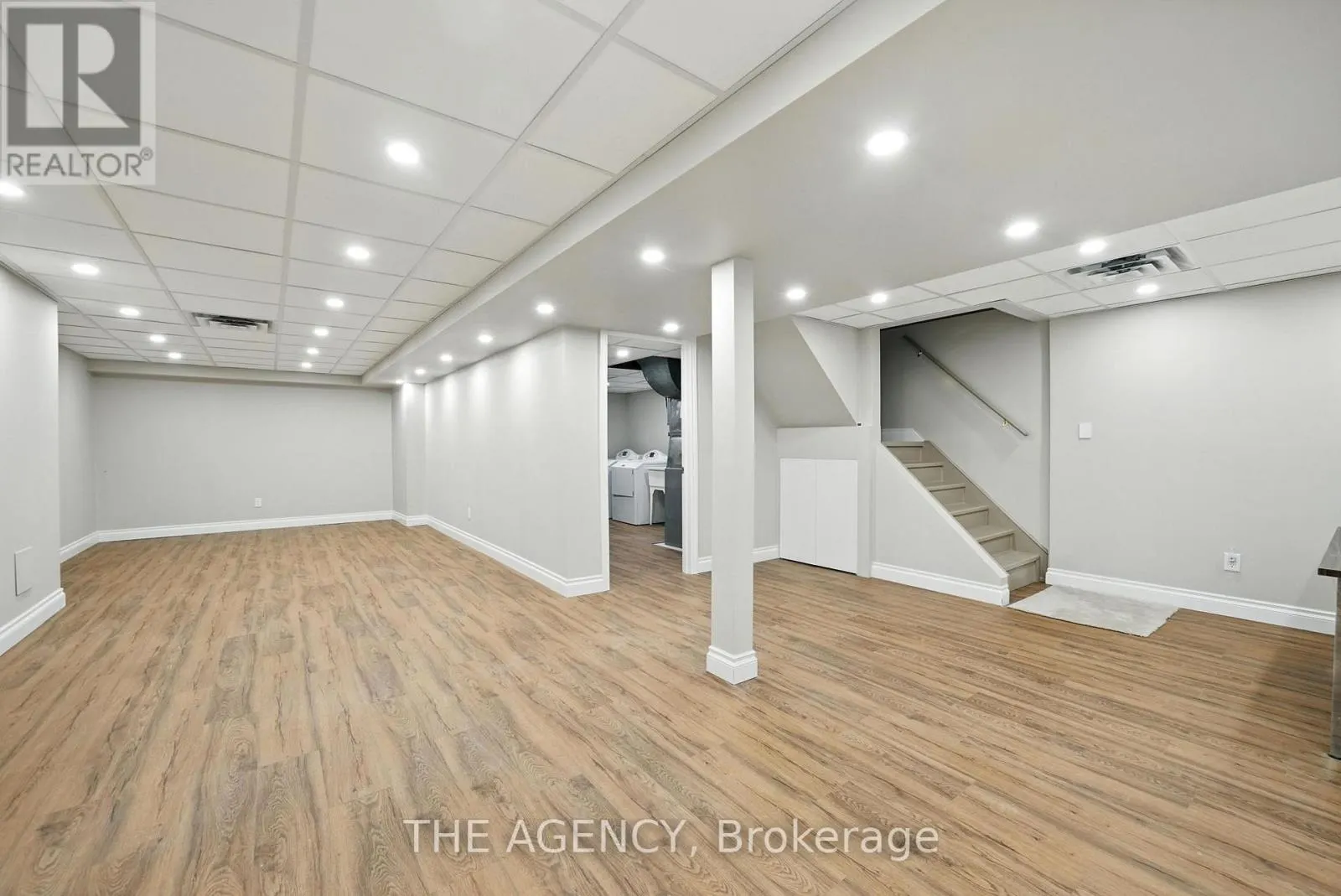 1541 BENTLEY LANE