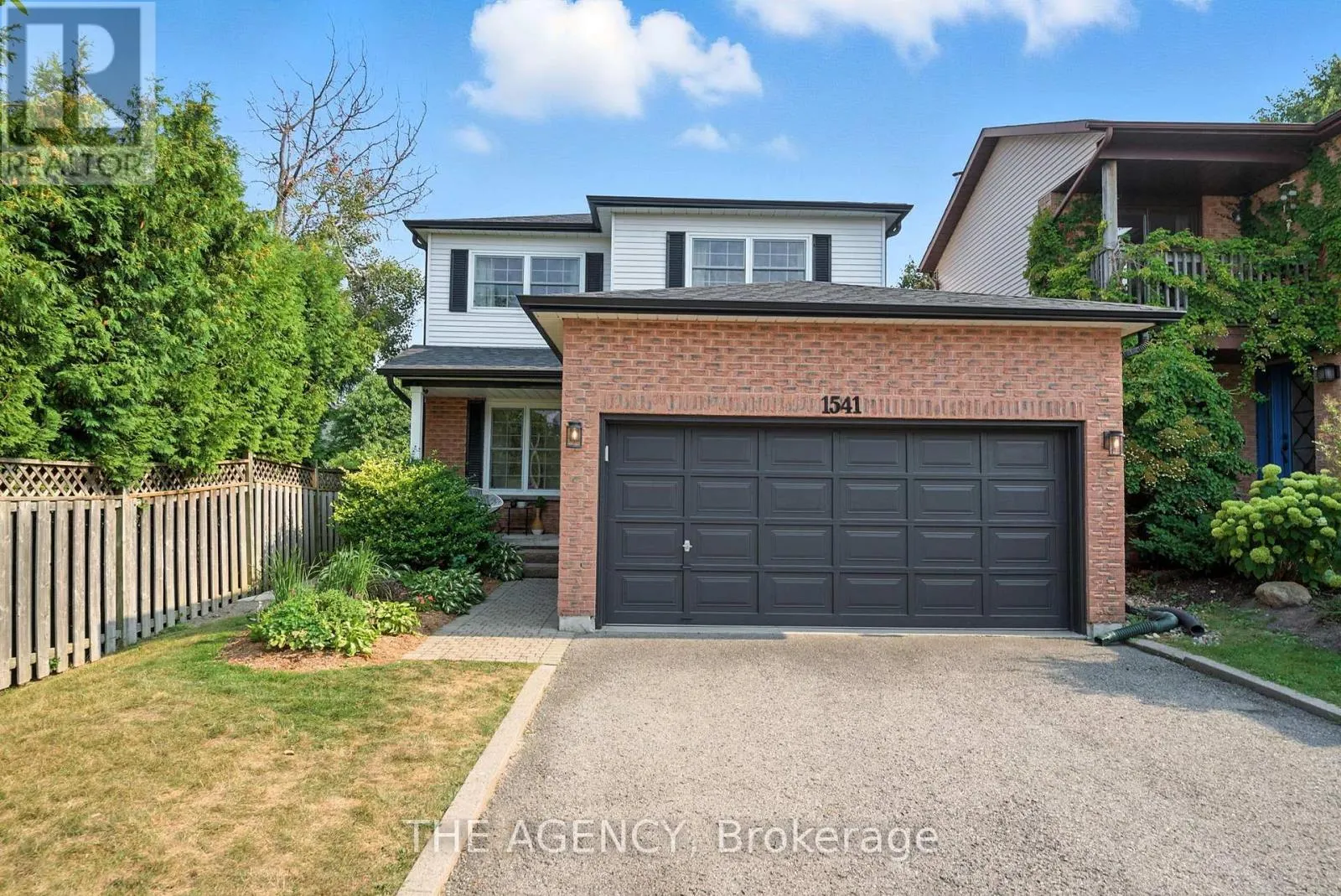 1541 BENTLEY LANE