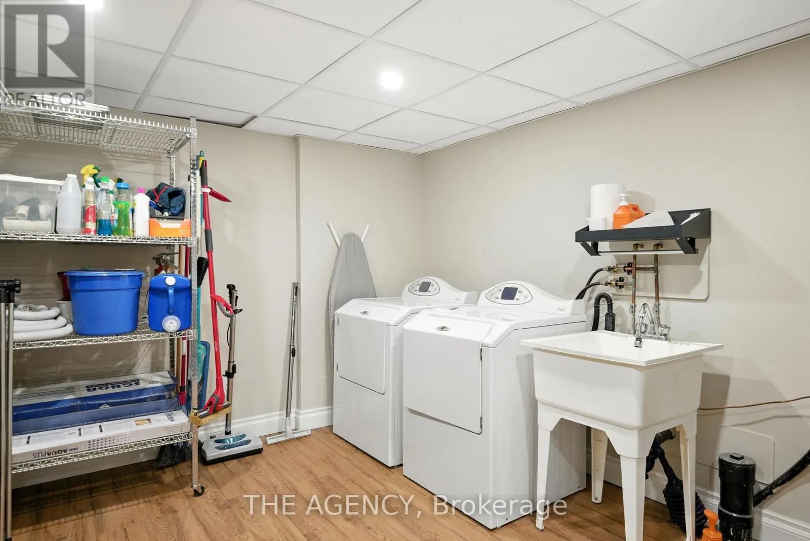 1541 BENTLEY LANE