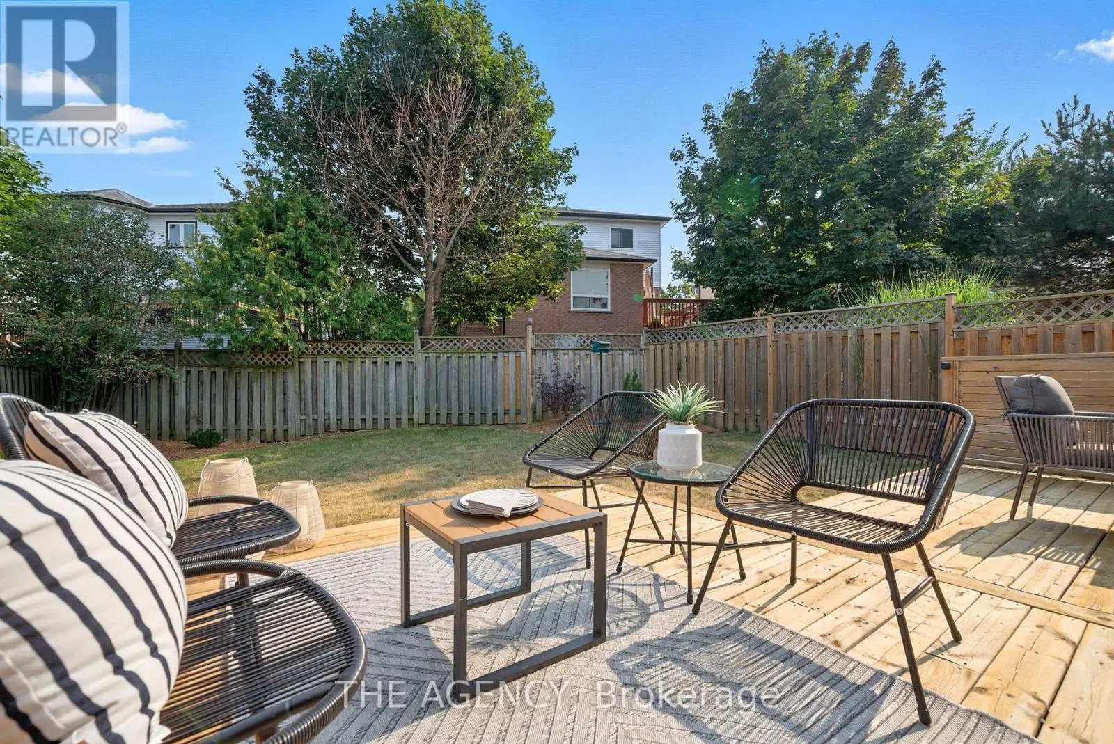 1541 BENTLEY LANE