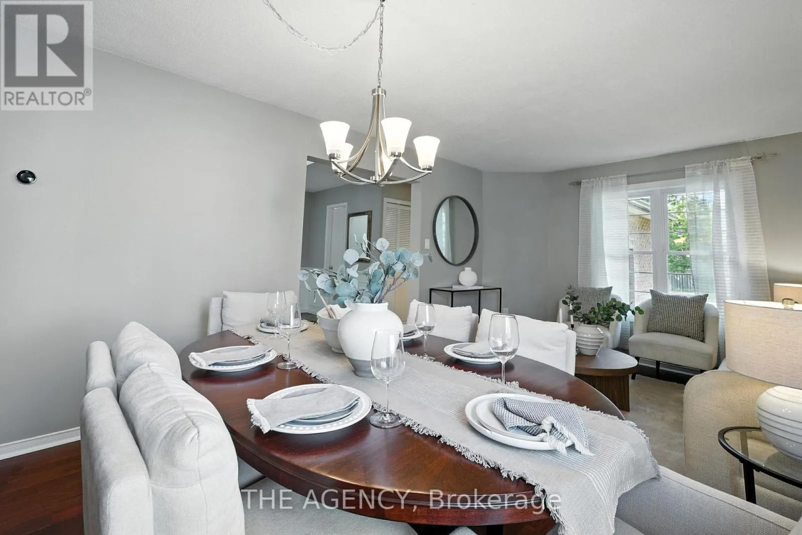1541 BENTLEY LANE