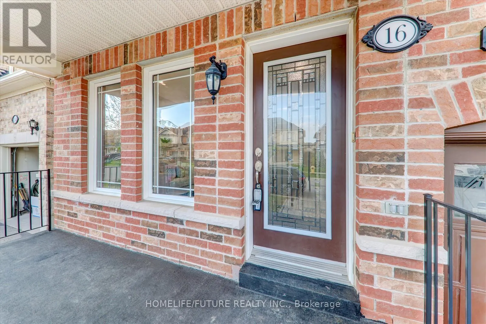 16 BARDEN CRESCENT