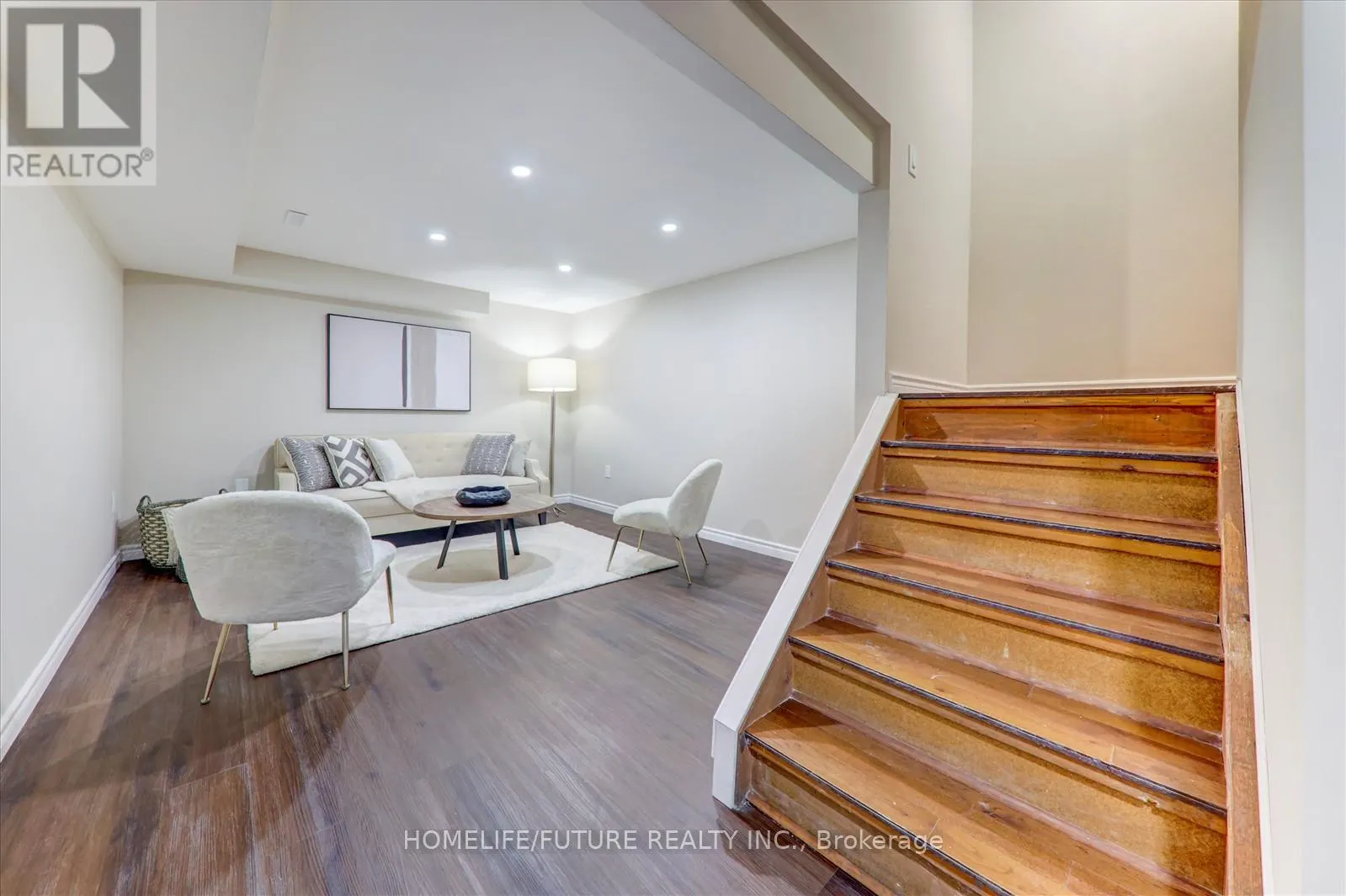16 BARDEN CRESCENT