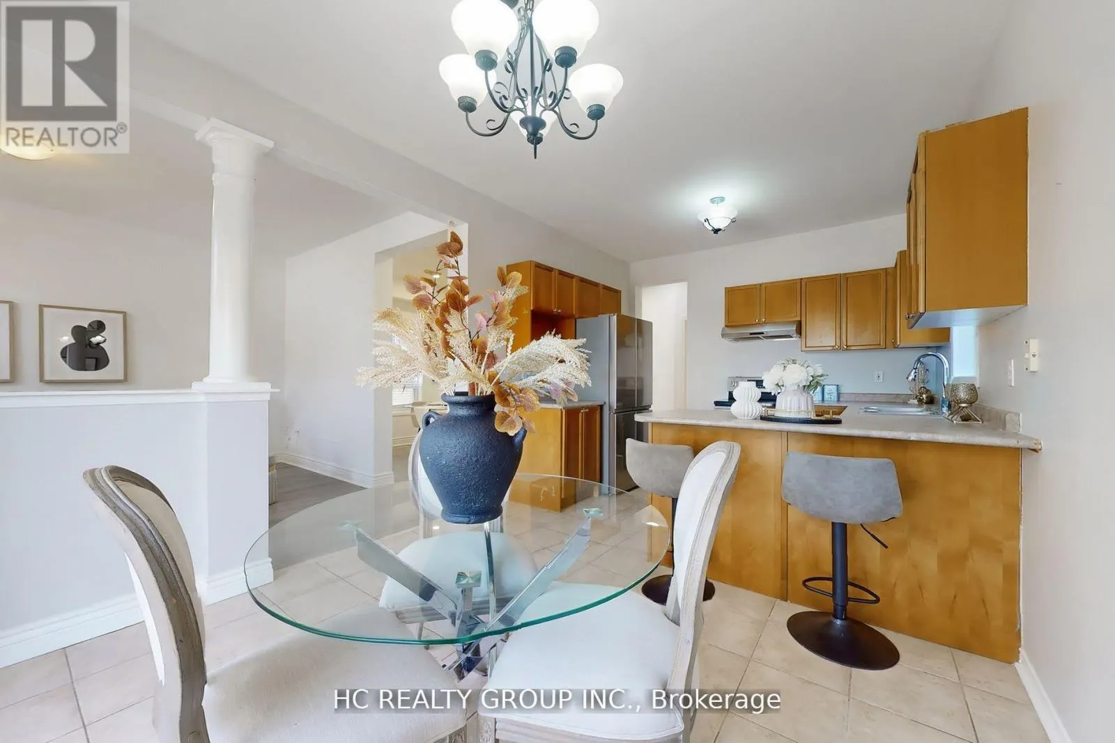 8 BEAUMARIS CRESCENT