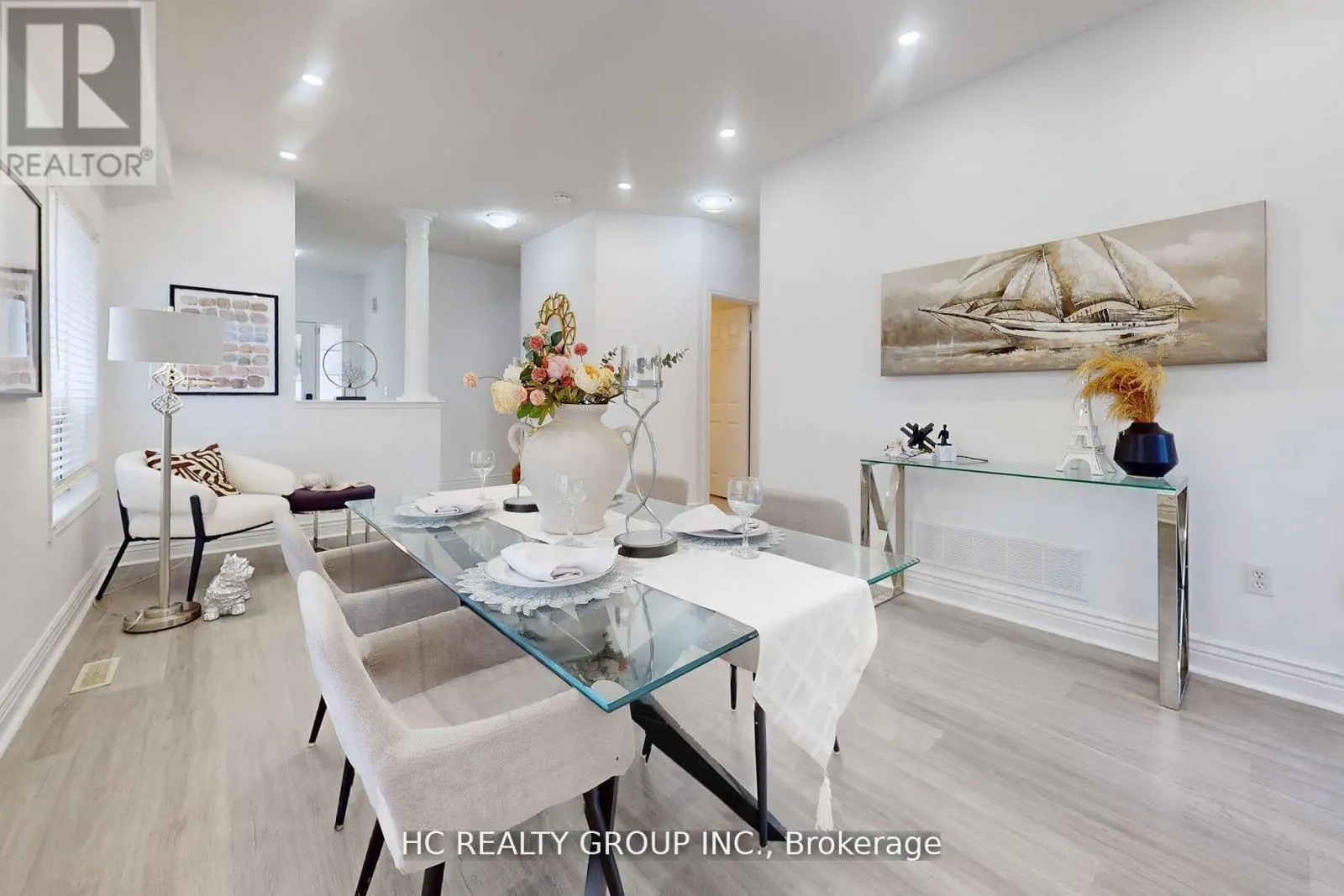 8 BEAUMARIS CRESCENT