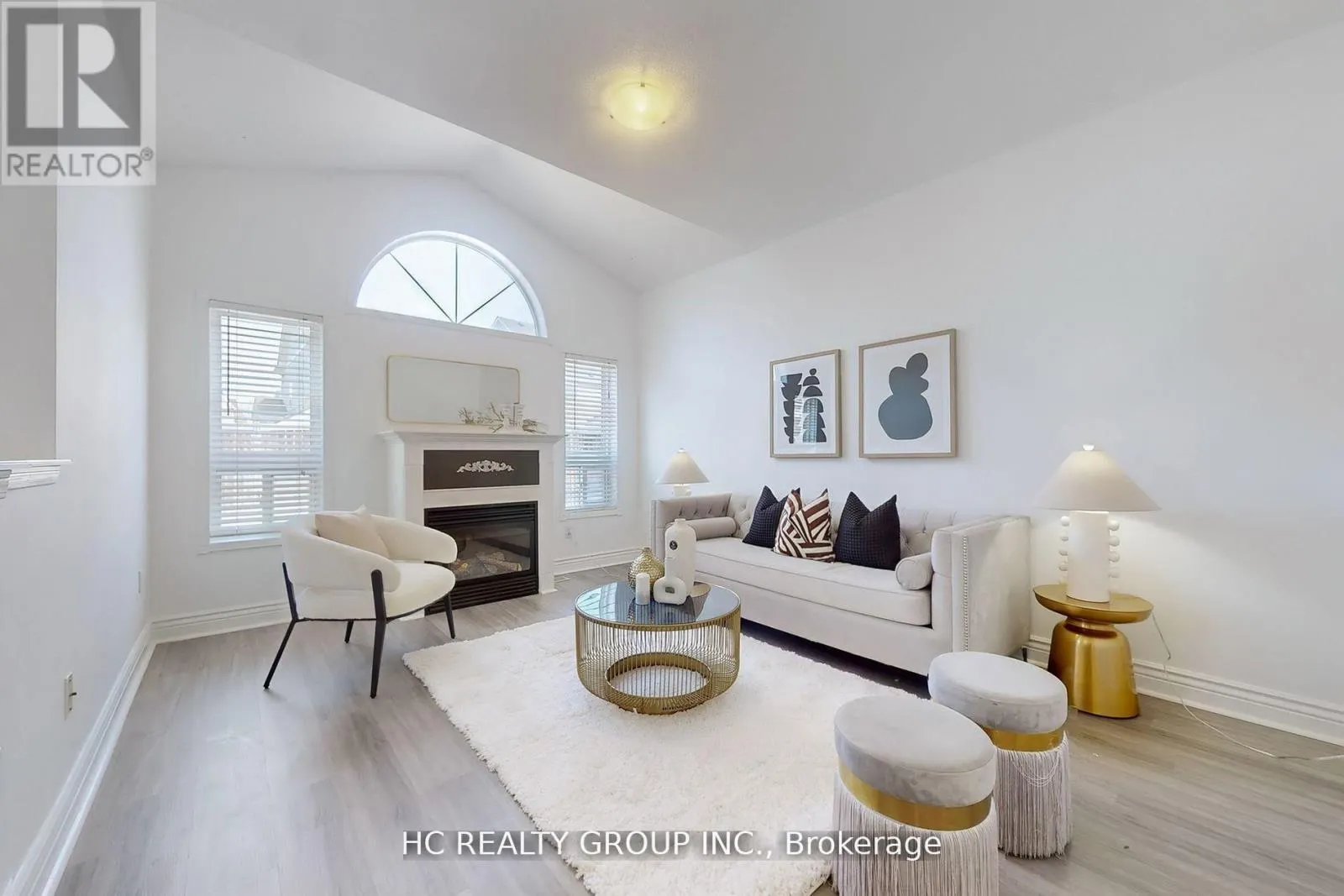 8 BEAUMARIS CRESCENT
