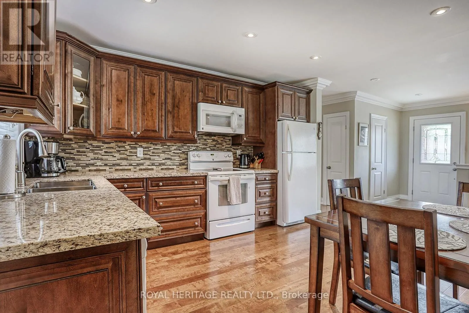 339 NIPIGON STREET E