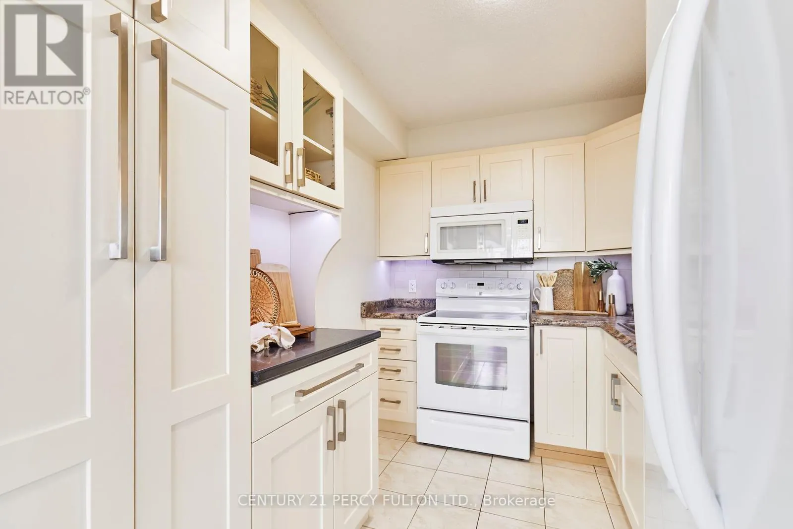 PH12 - 55 WILLIAM STREET E