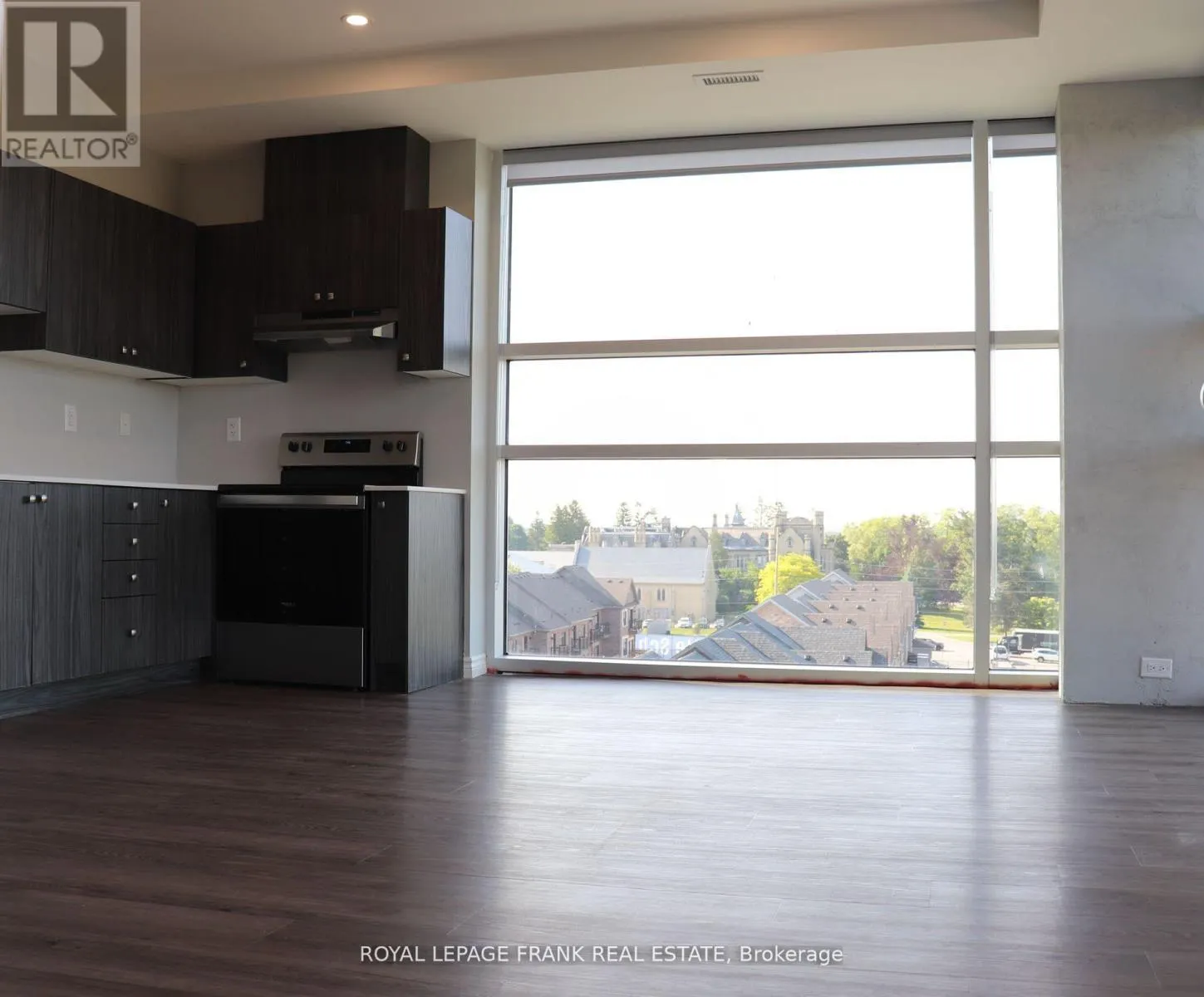 D - 513 DUNDAS STREET E, #D