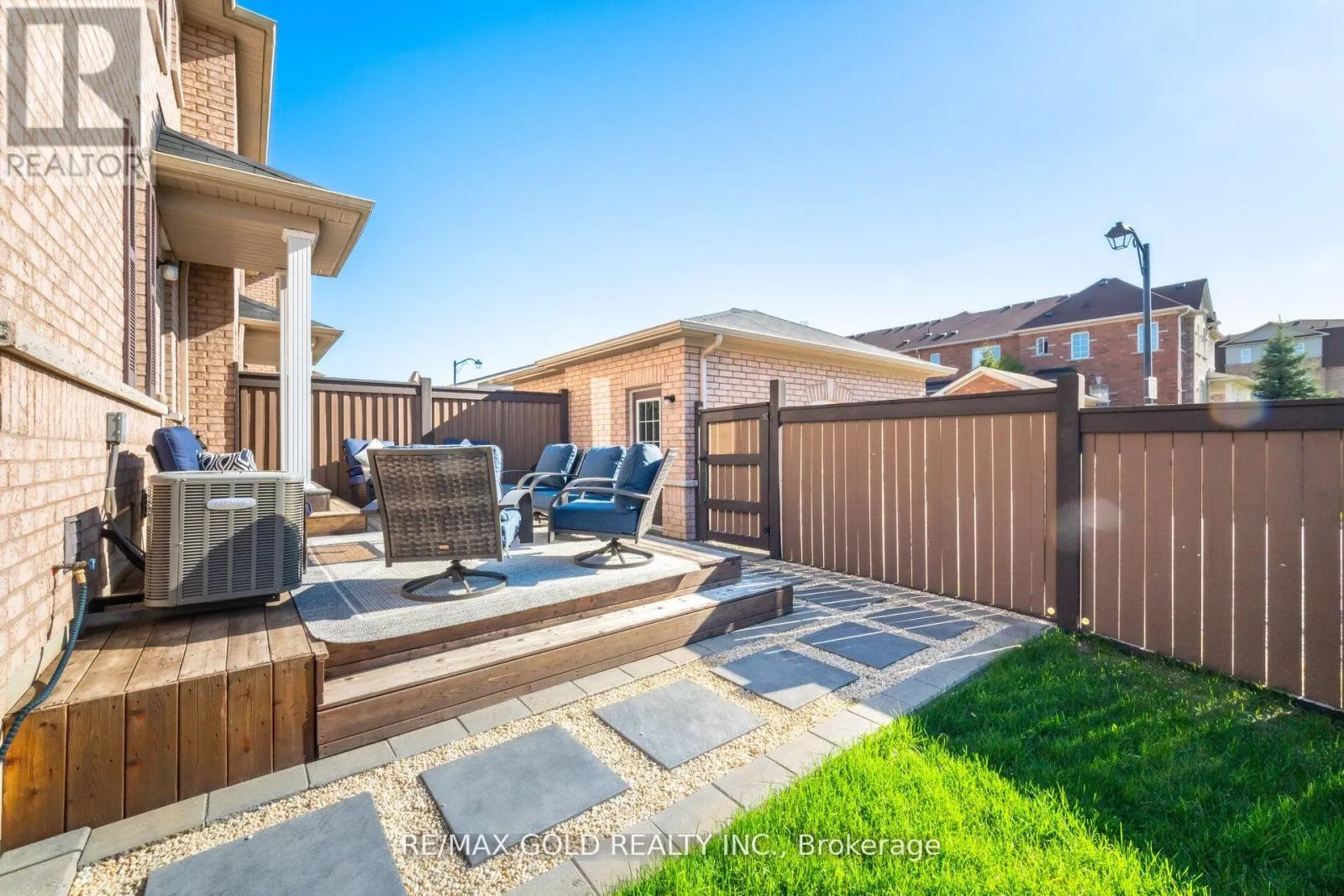 2494 EARL GREY AVENUE