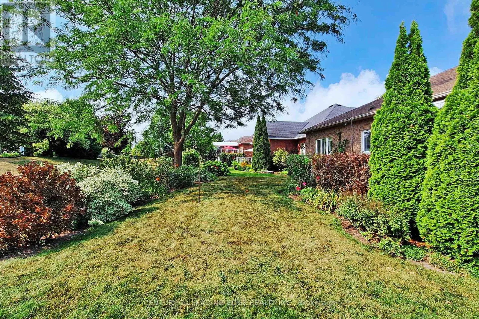 320 WATERBURY CRESCENT