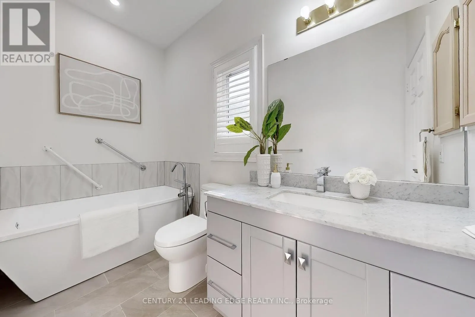 320 WATERBURY CRESCENT
