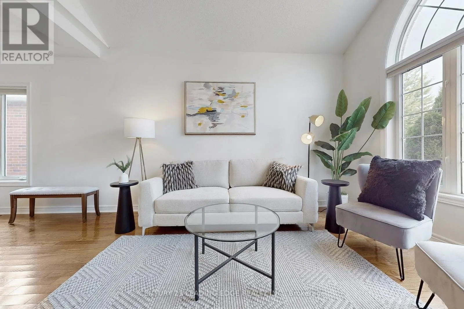 320 WATERBURY CRESCENT