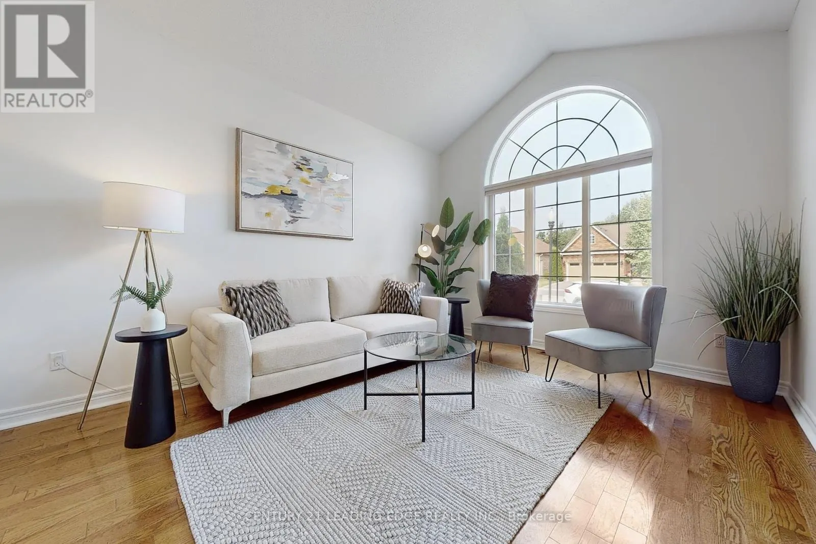 320 WATERBURY CRESCENT