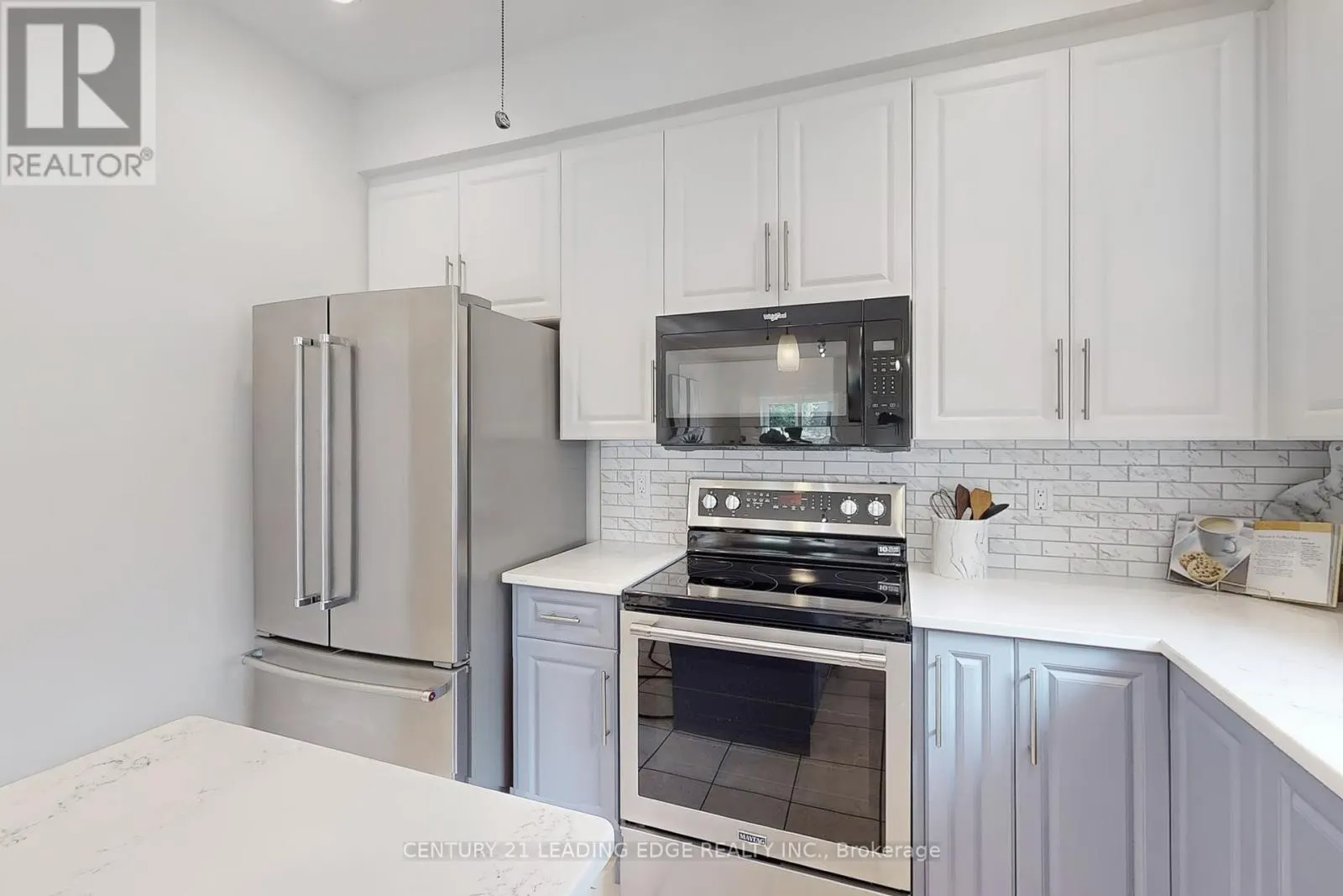 320 WATERBURY CRESCENT
