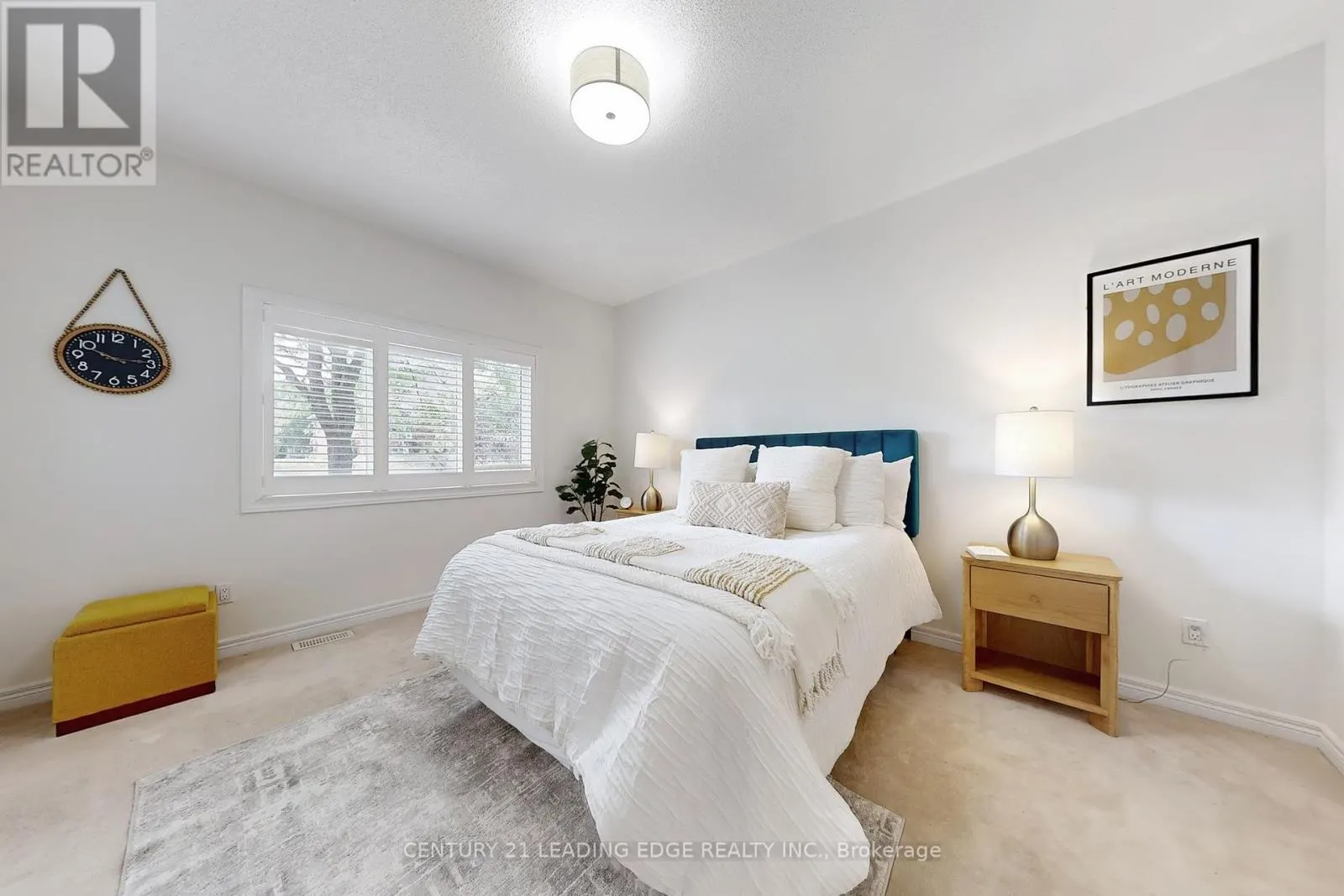 320 WATERBURY CRESCENT