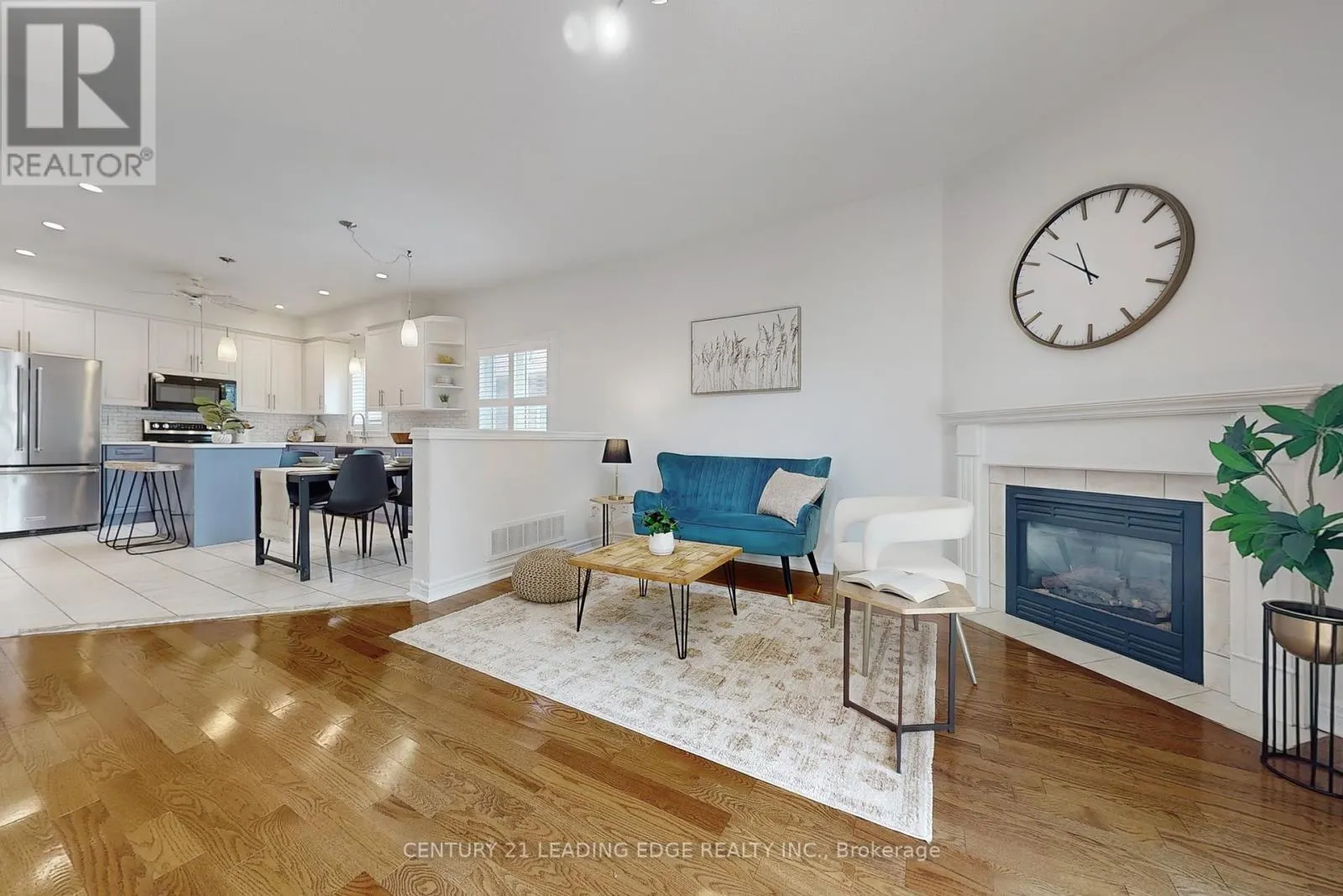 320 WATERBURY CRESCENT