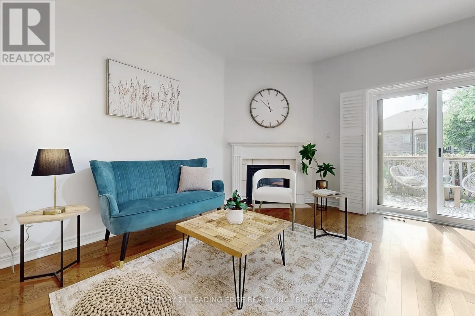 320 WATERBURY CRESCENT