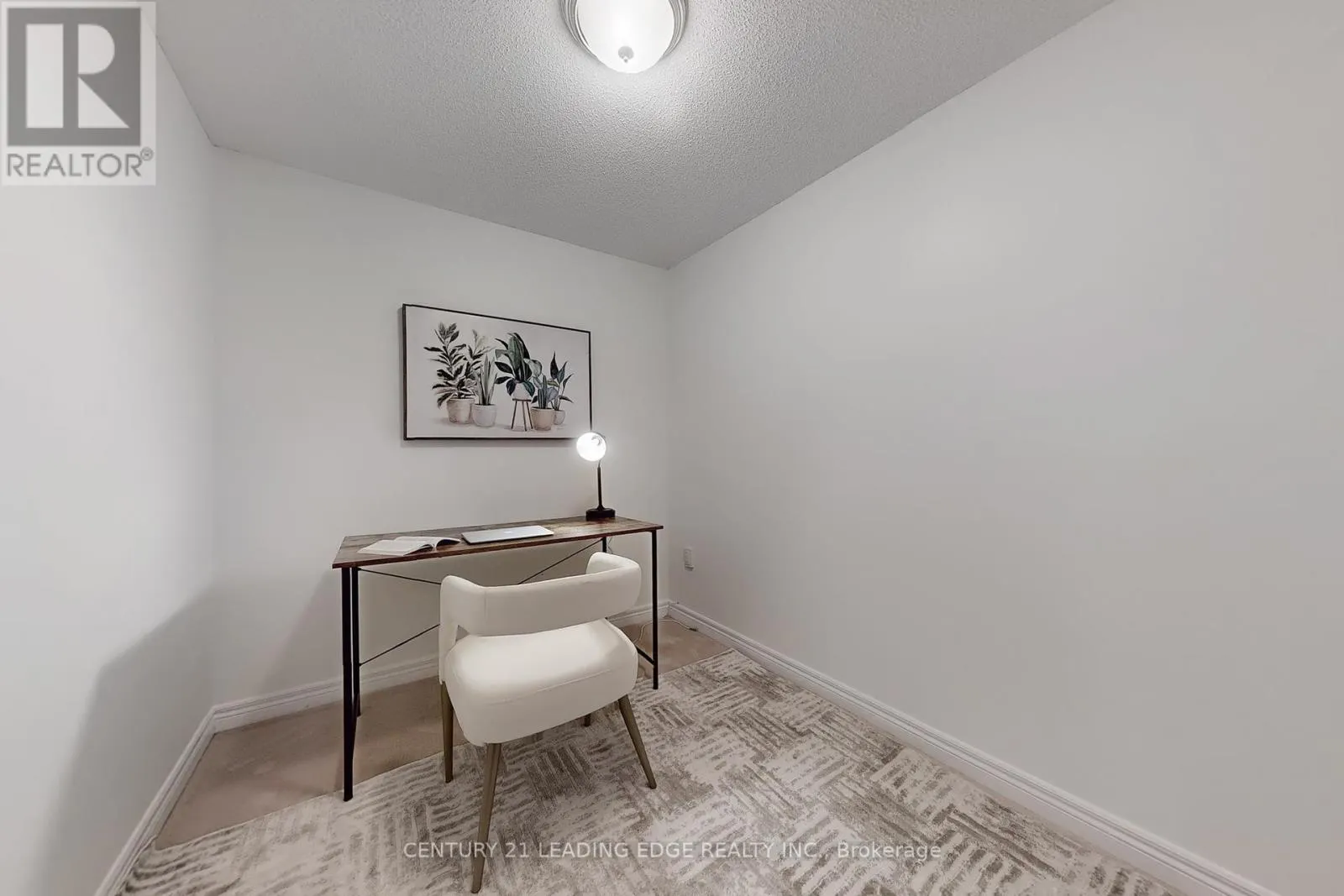 320 WATERBURY CRESCENT
