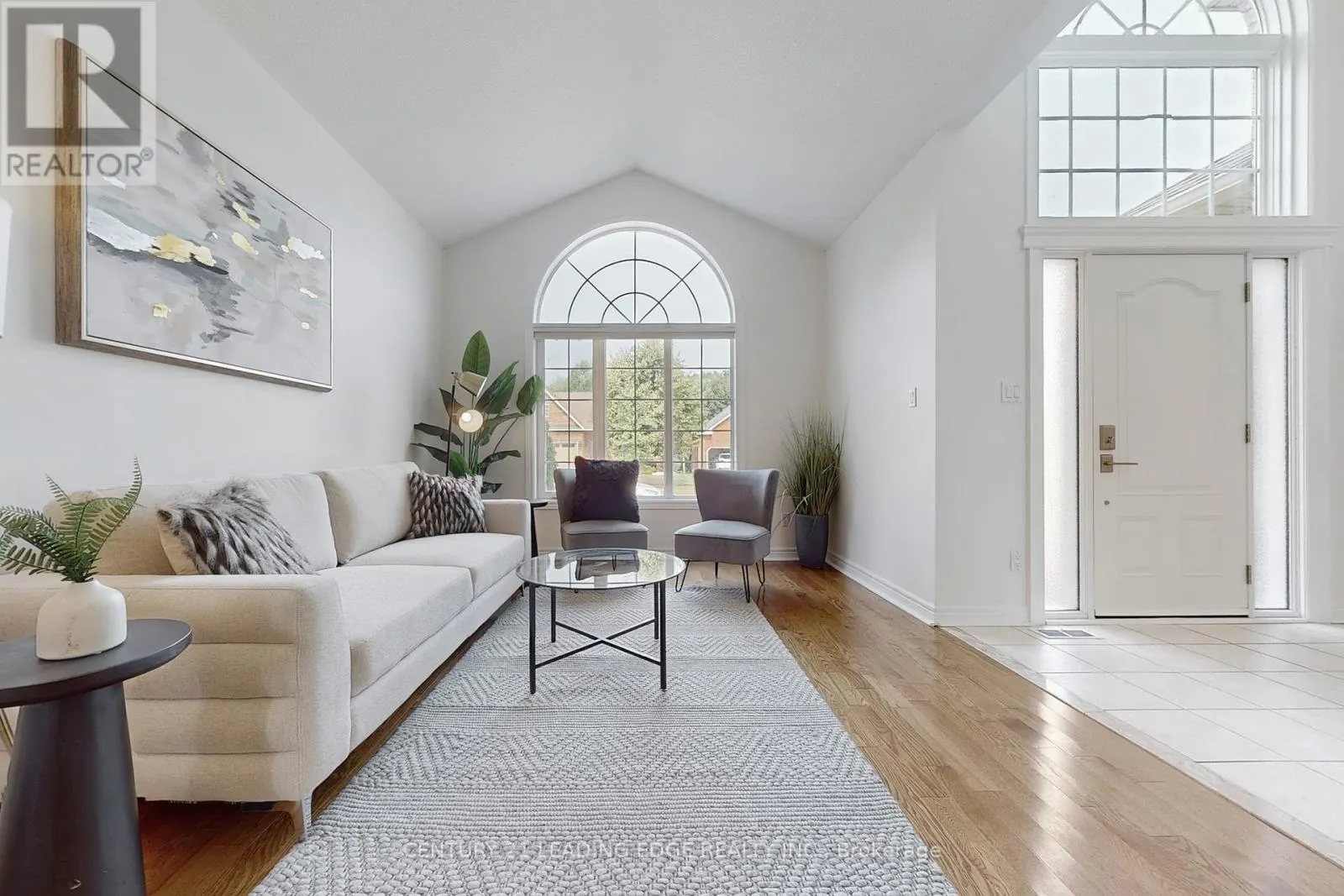 320 WATERBURY CRESCENT