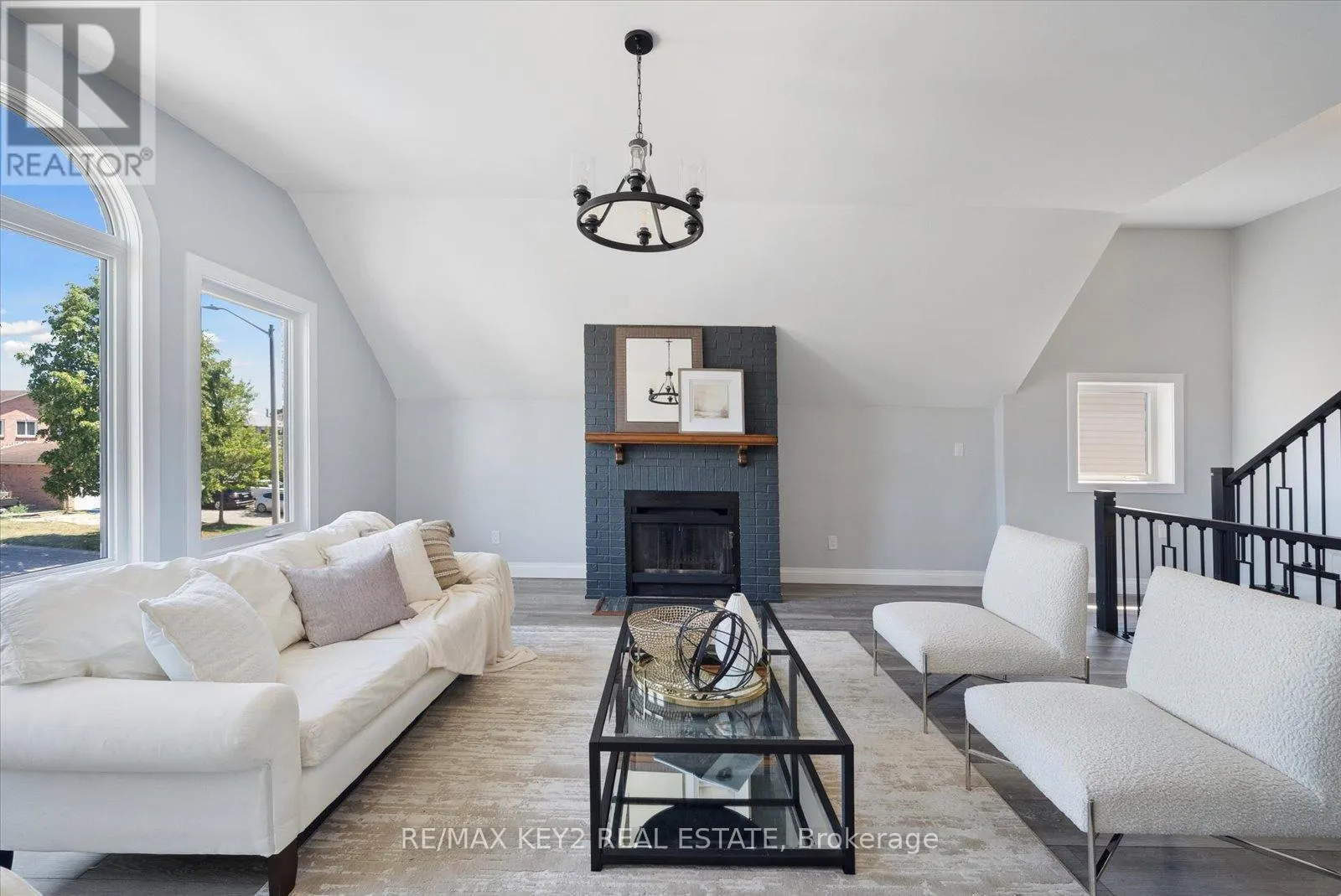 2284 CHAPMAN COURT