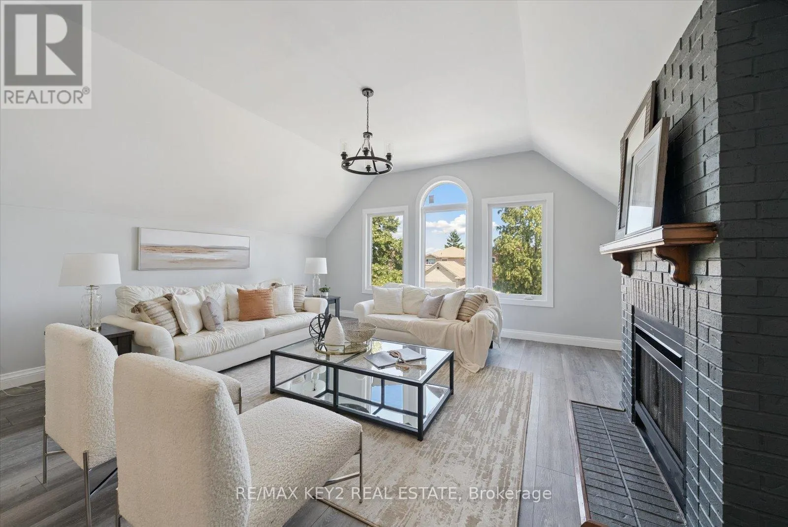 2284 CHAPMAN COURT