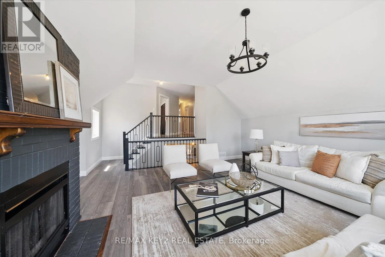 2284 CHAPMAN COURT