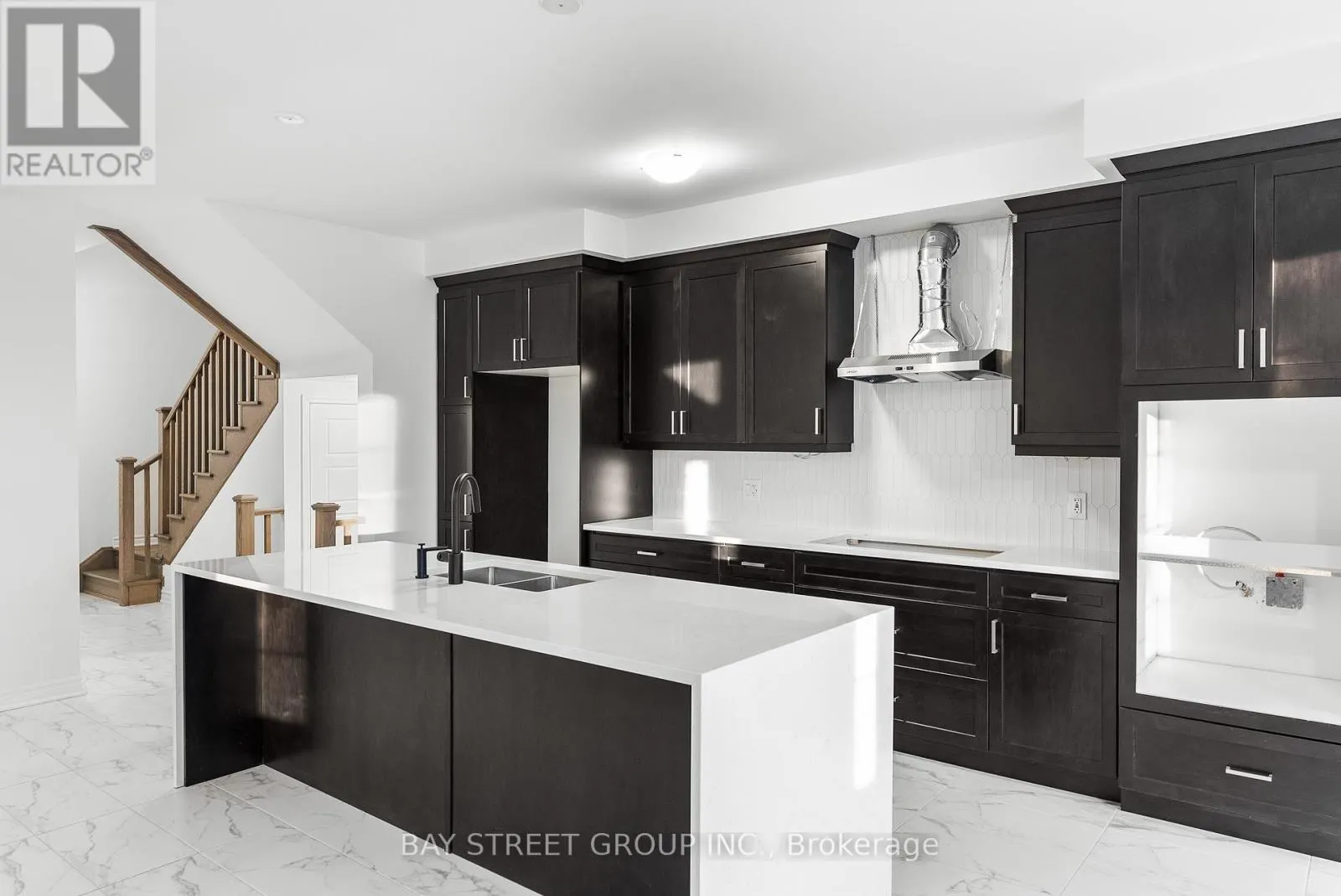3316 MARCHINGTON SQUARE