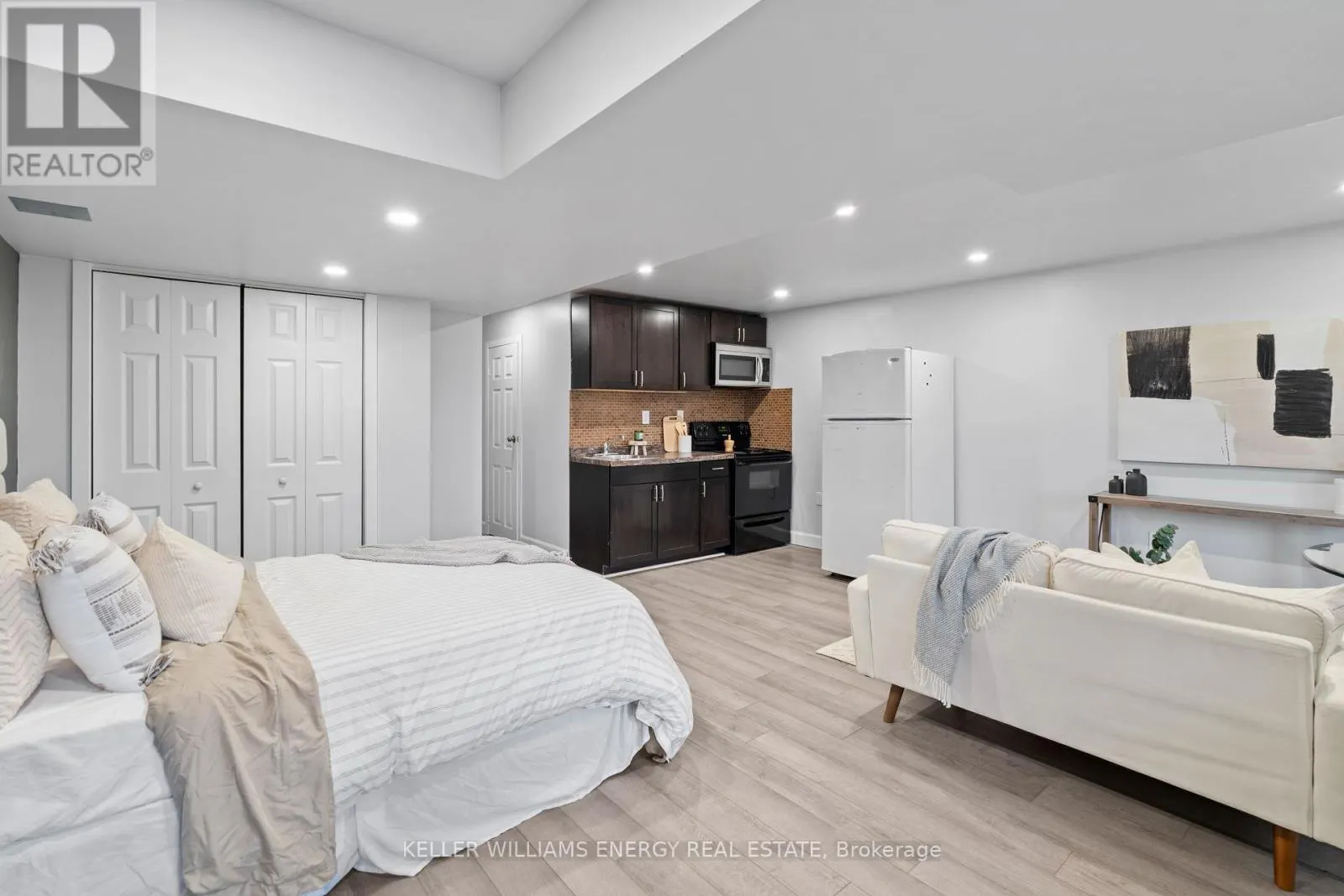 25 HEAVER DRIVE