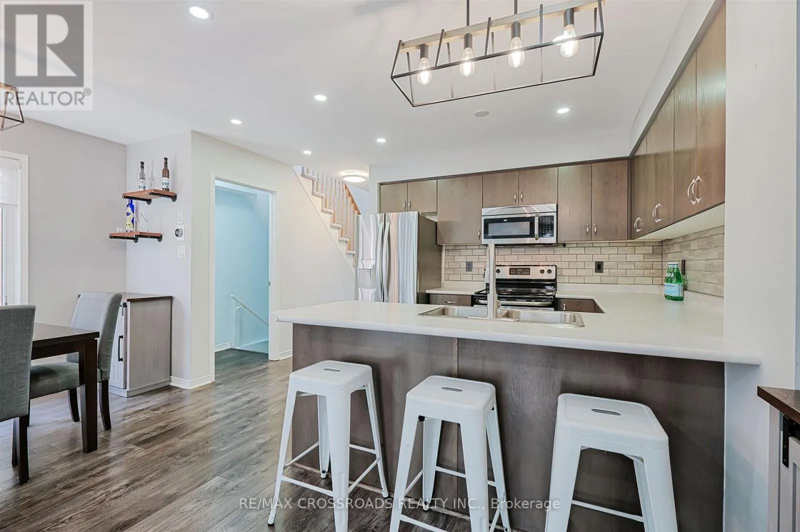 784 MCCUE DRIVE