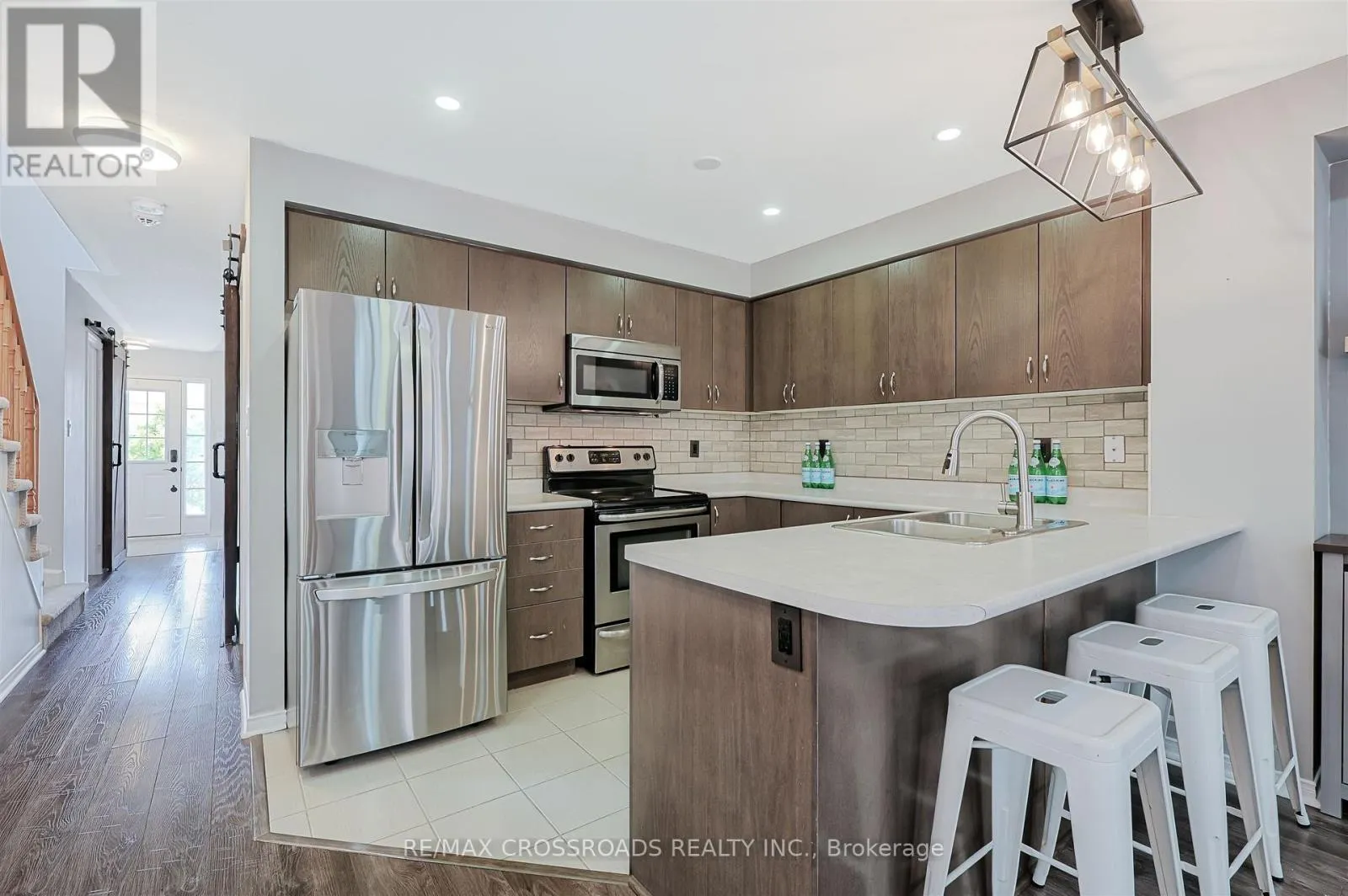 784 MCCUE DRIVE