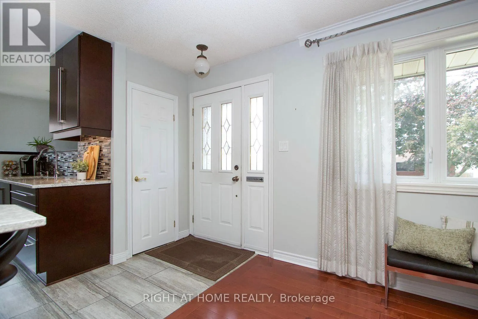 207 HALLETT AVENUE