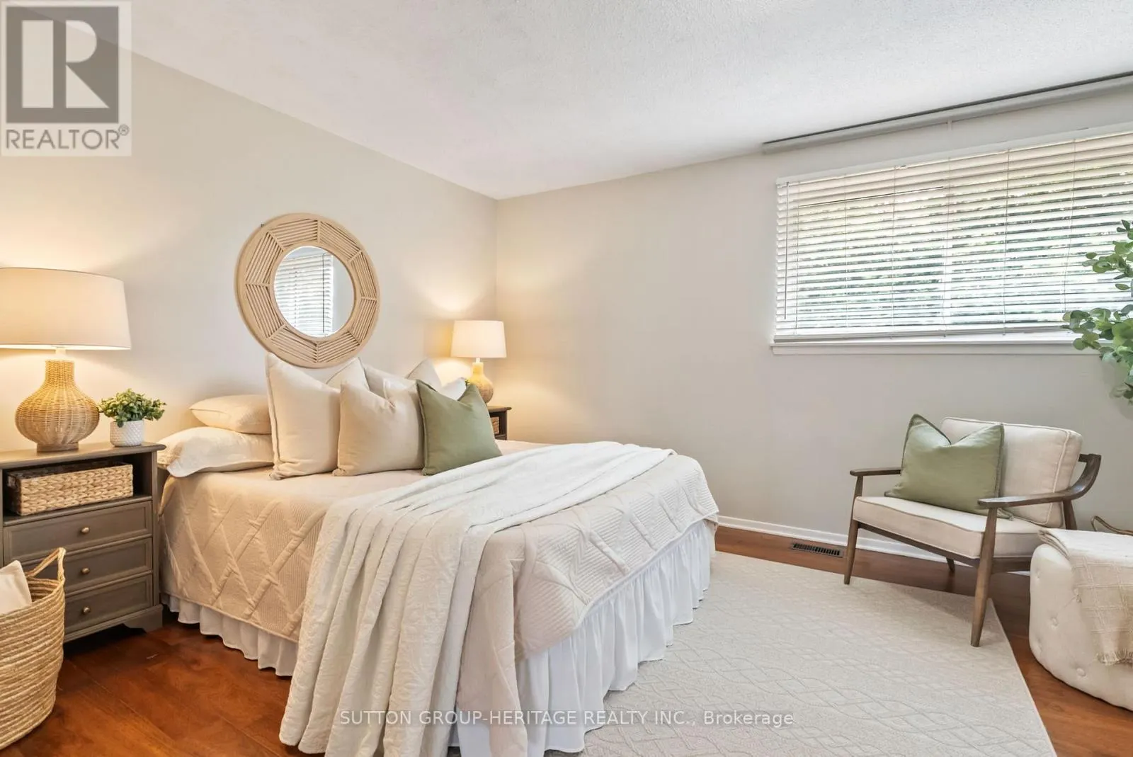 25 CARRUTHERS DRIVE