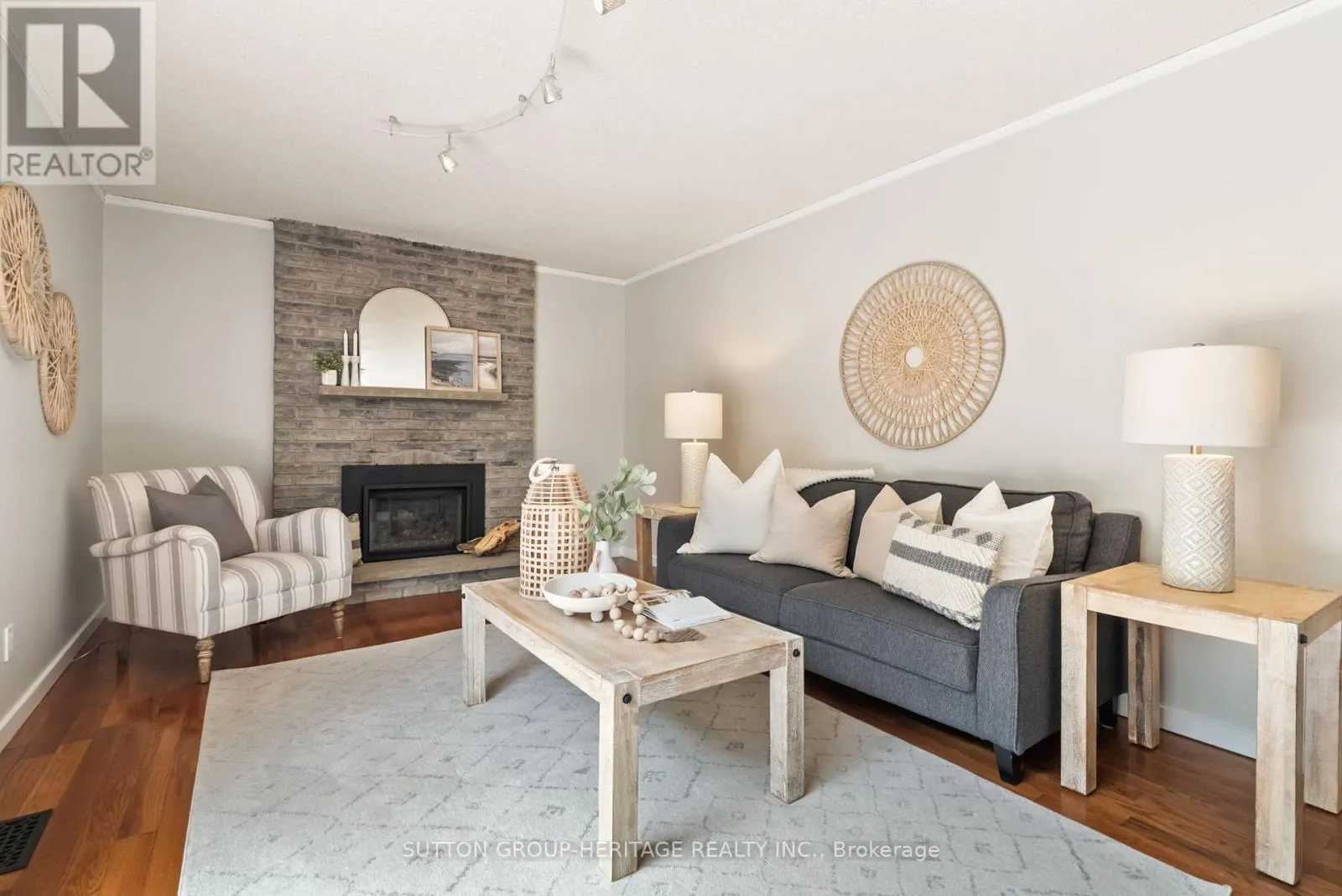 25 CARRUTHERS DRIVE