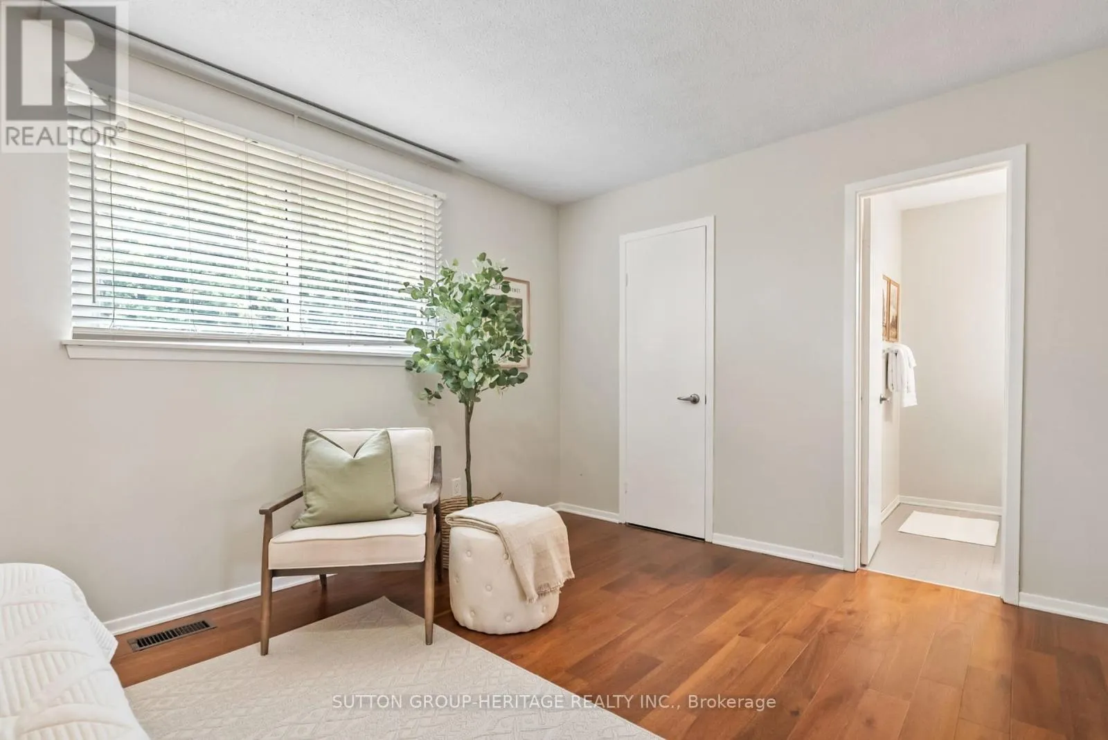25 CARRUTHERS DRIVE