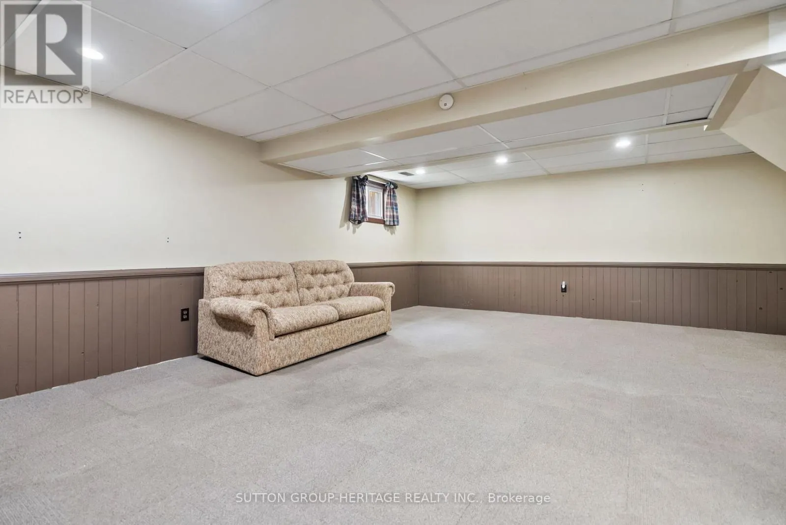 25 CARRUTHERS DRIVE