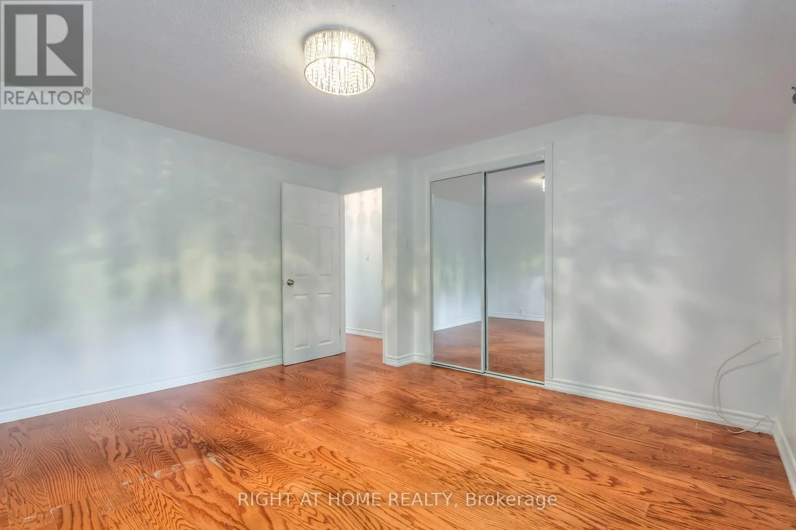 8 MADRAS CRESCENT