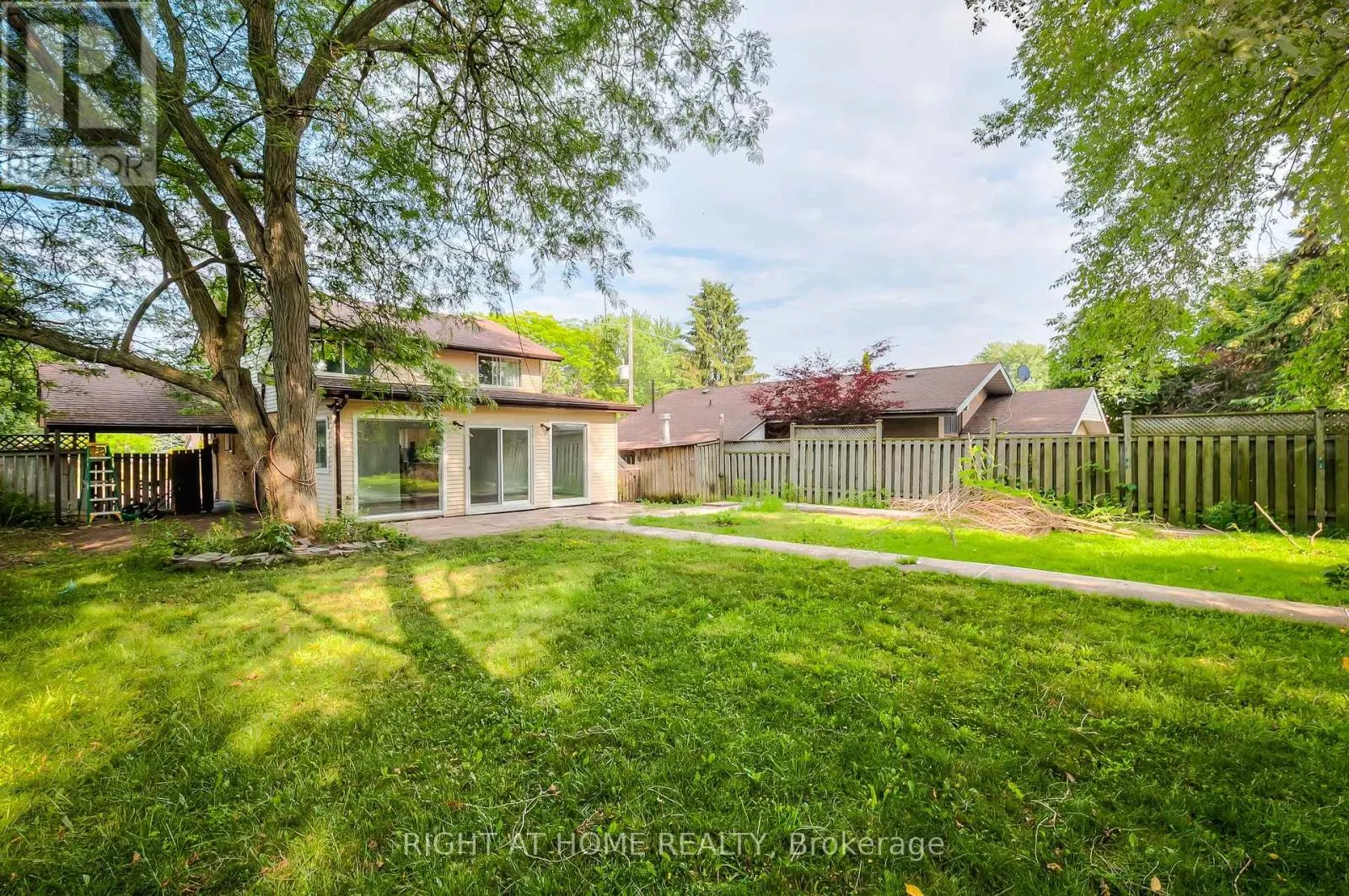 8 MADRAS CRESCENT