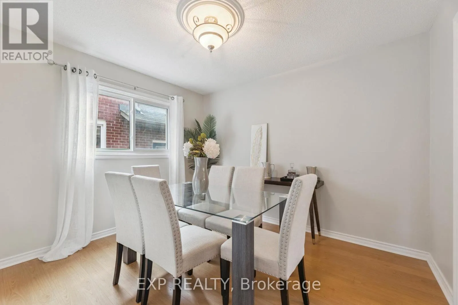 8 MARTINET STREET