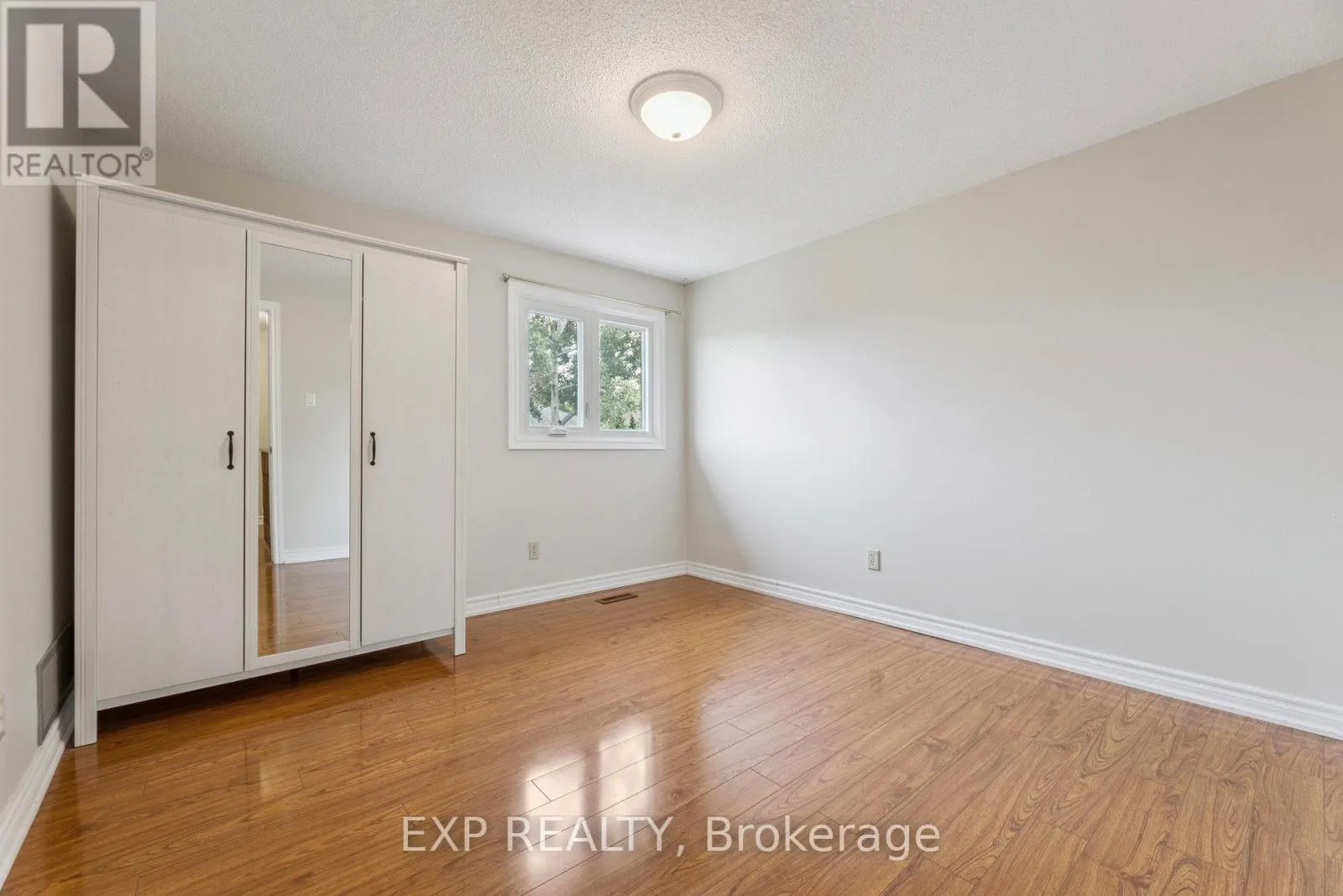 8 MARTINET STREET