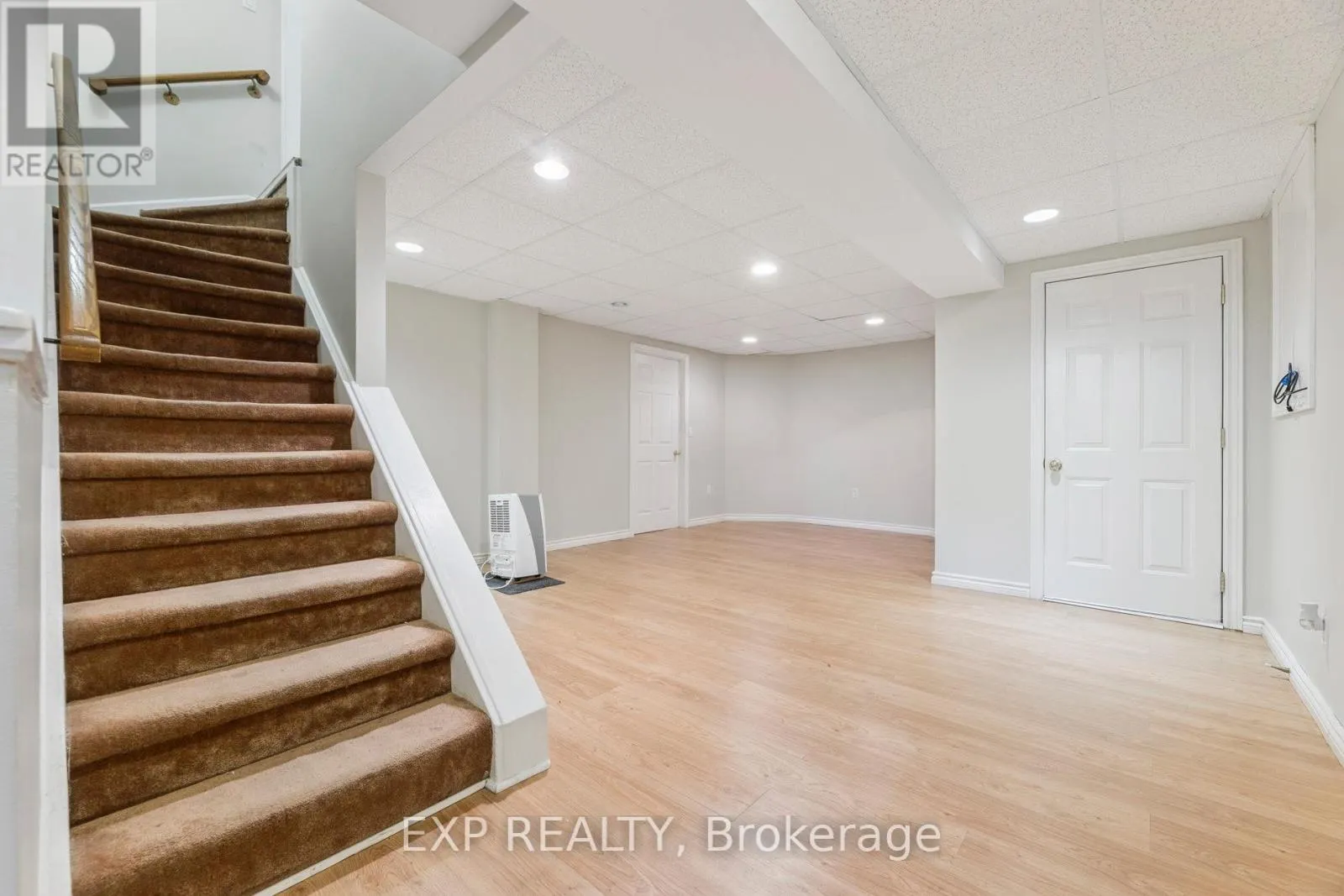 8 MARTINET STREET